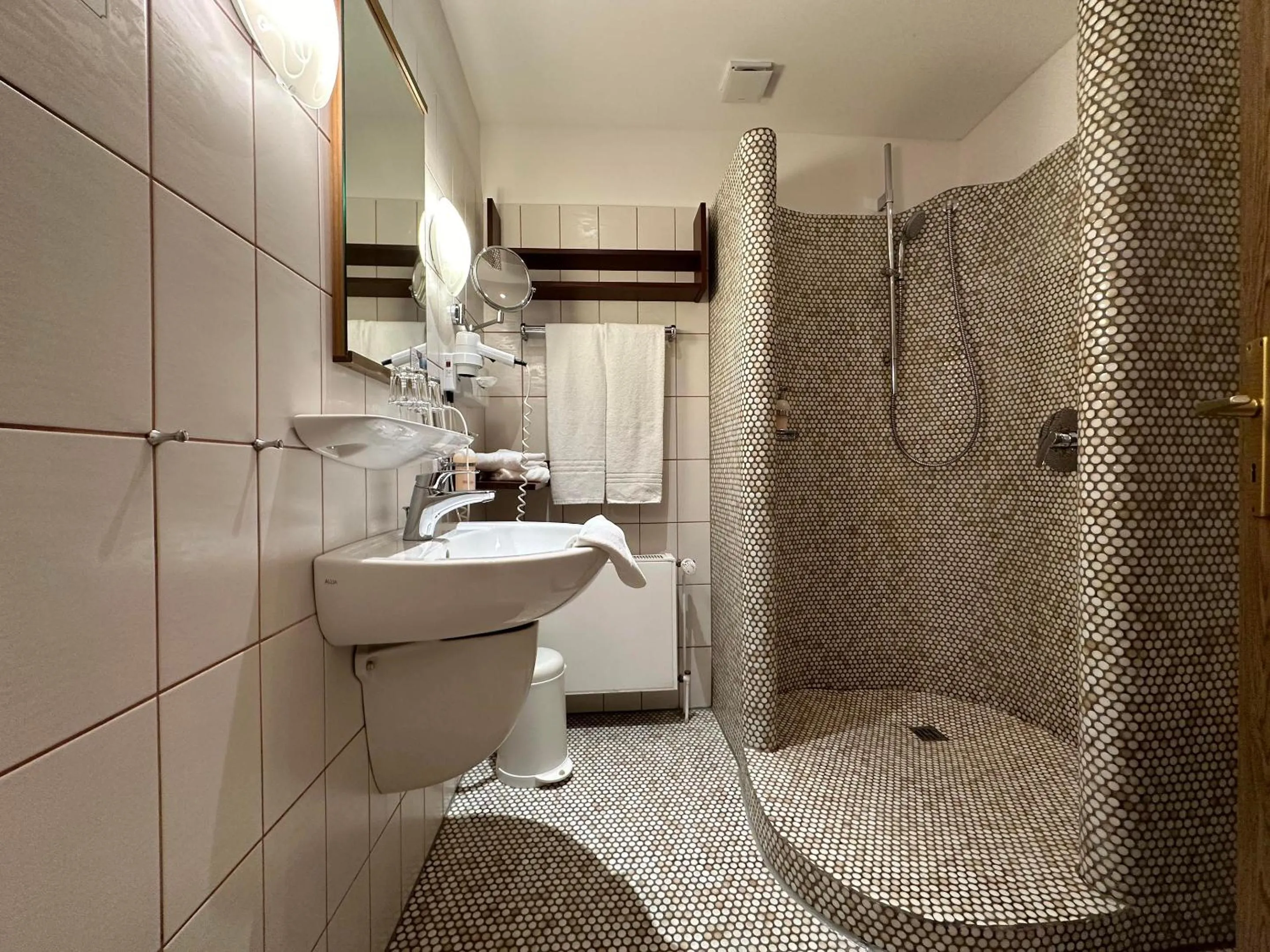 Shower in Köhlers Forsthaus Wellness & Genuss Hotel