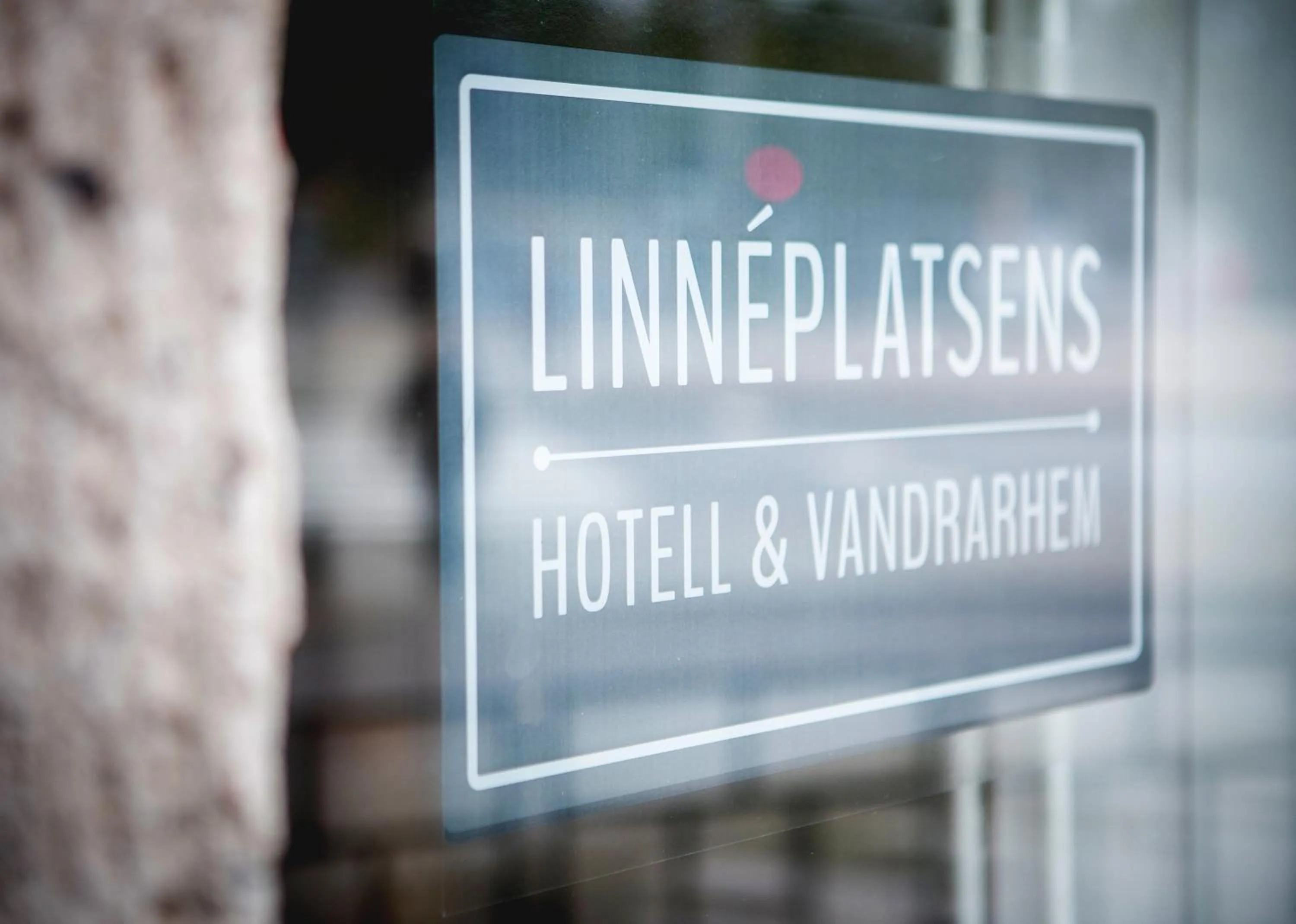 Property logo or sign in Linnéplatsens Hotell & Vandrarhem