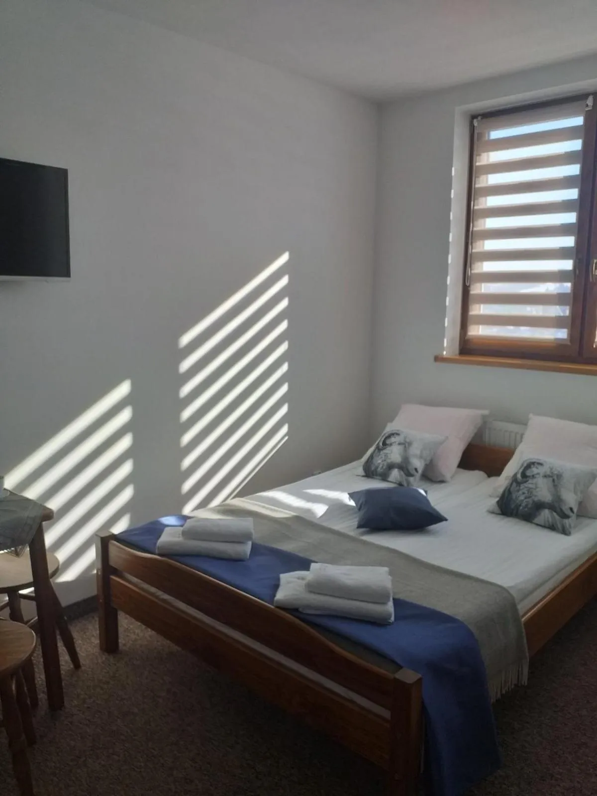 Bed in Karczma Mikuda - Sauna Basen Jacuzzi z widokiem na góry - Kuligi - Parking