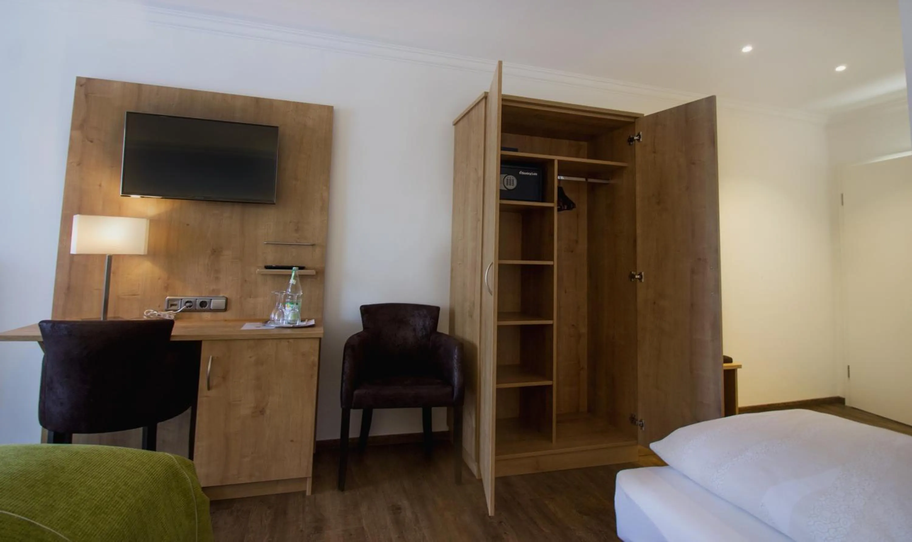 Decorative detail, Bed in Hotel Alp Inn - Chiemgaukarte inclusive