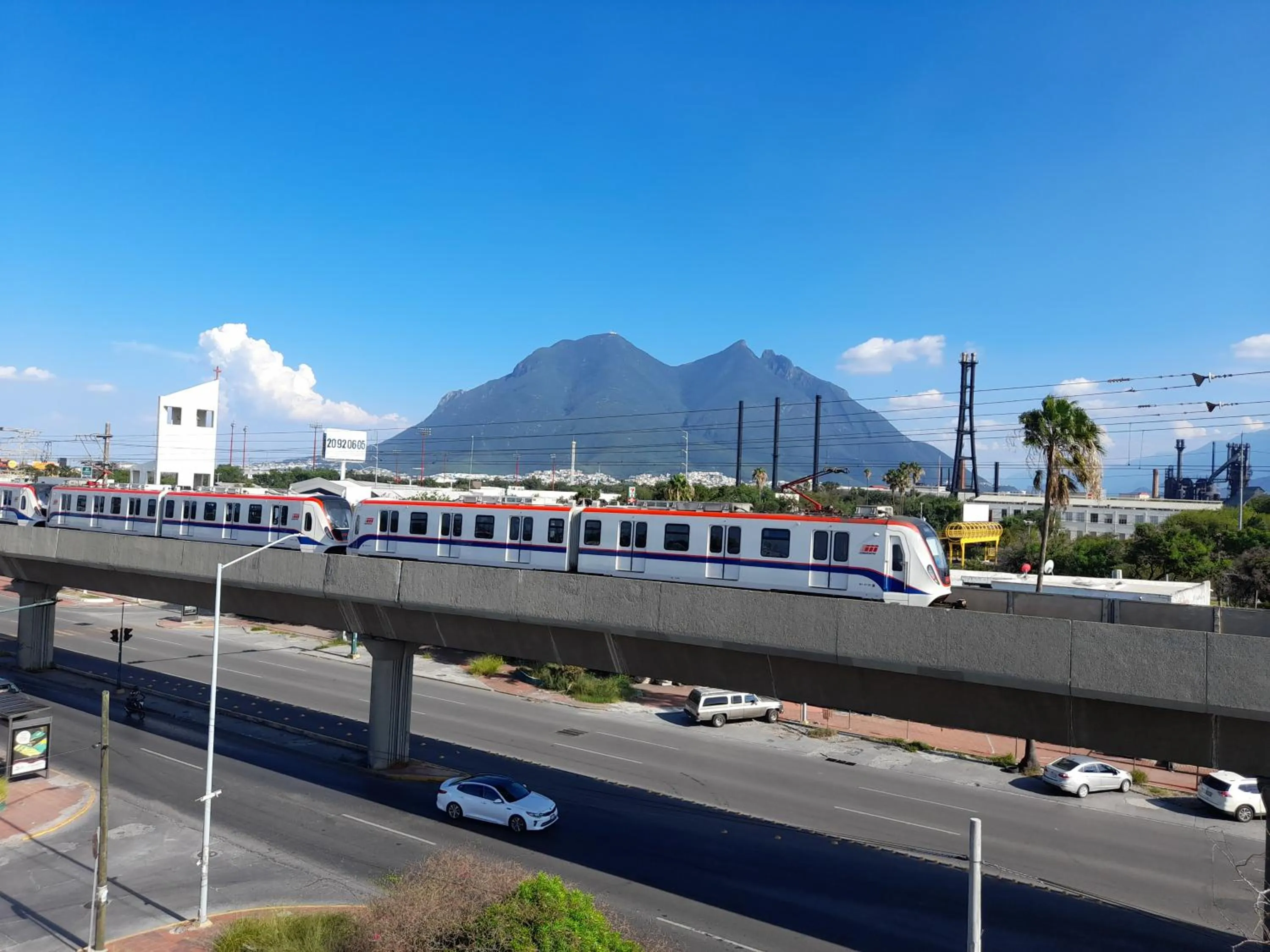 Bird's eye view in Special HOEStel in Monterrey!