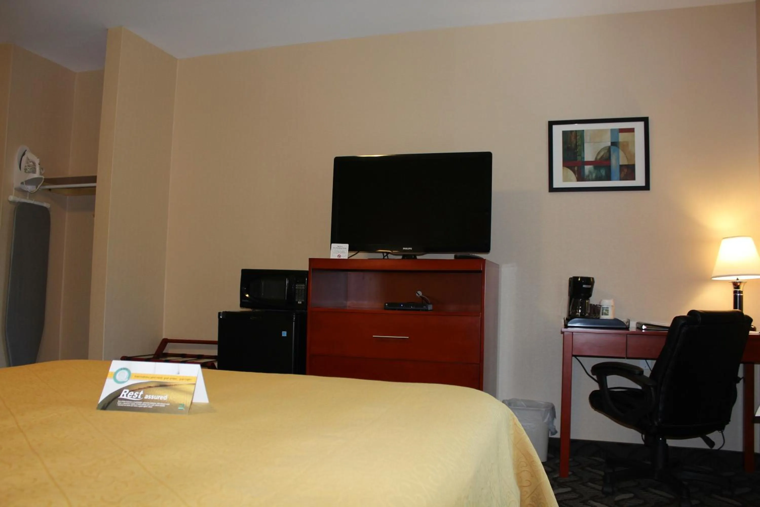 Bedroom in Quality Inn Southampton