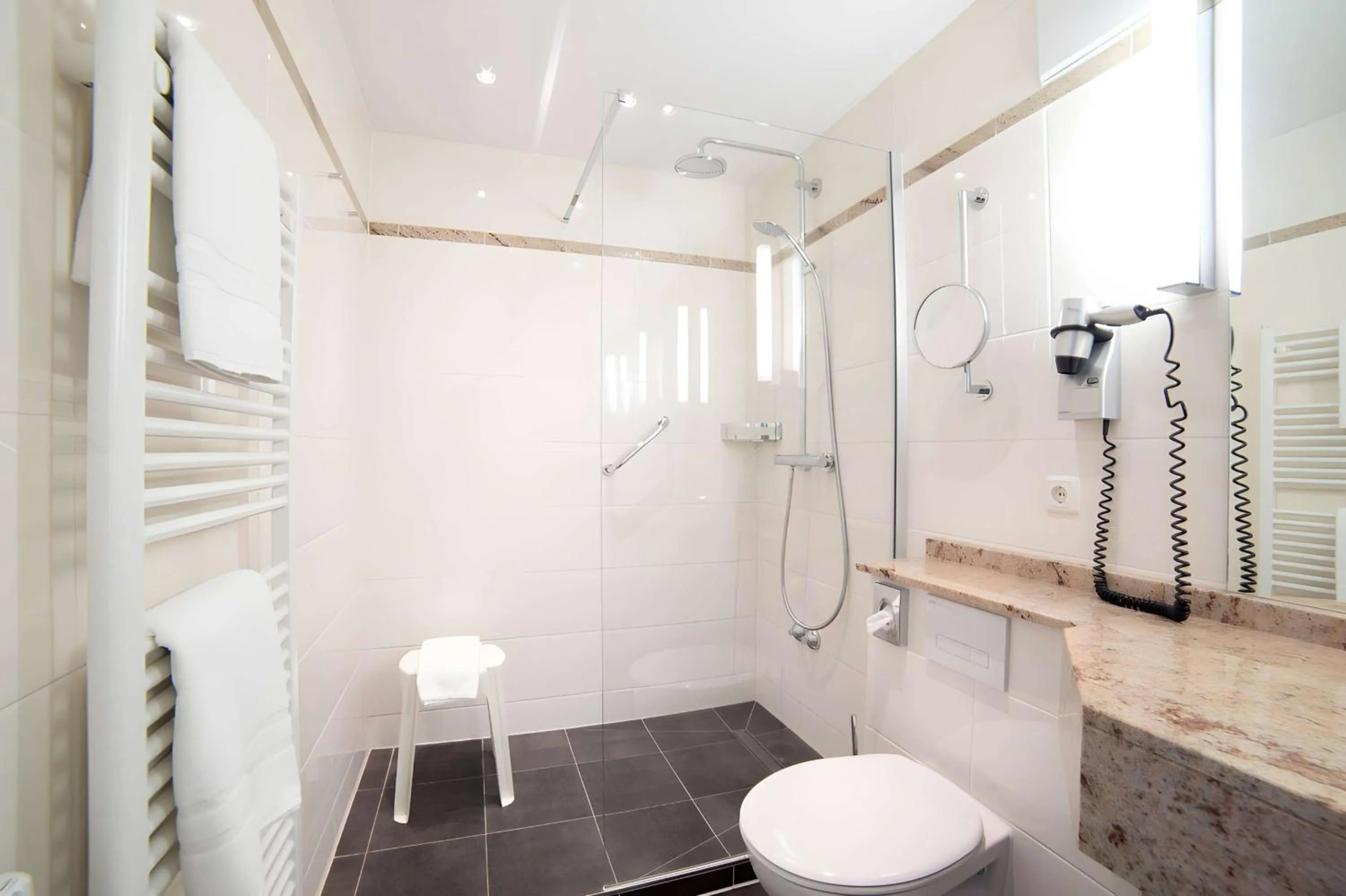 Photo of the whole room in City Club Hotel