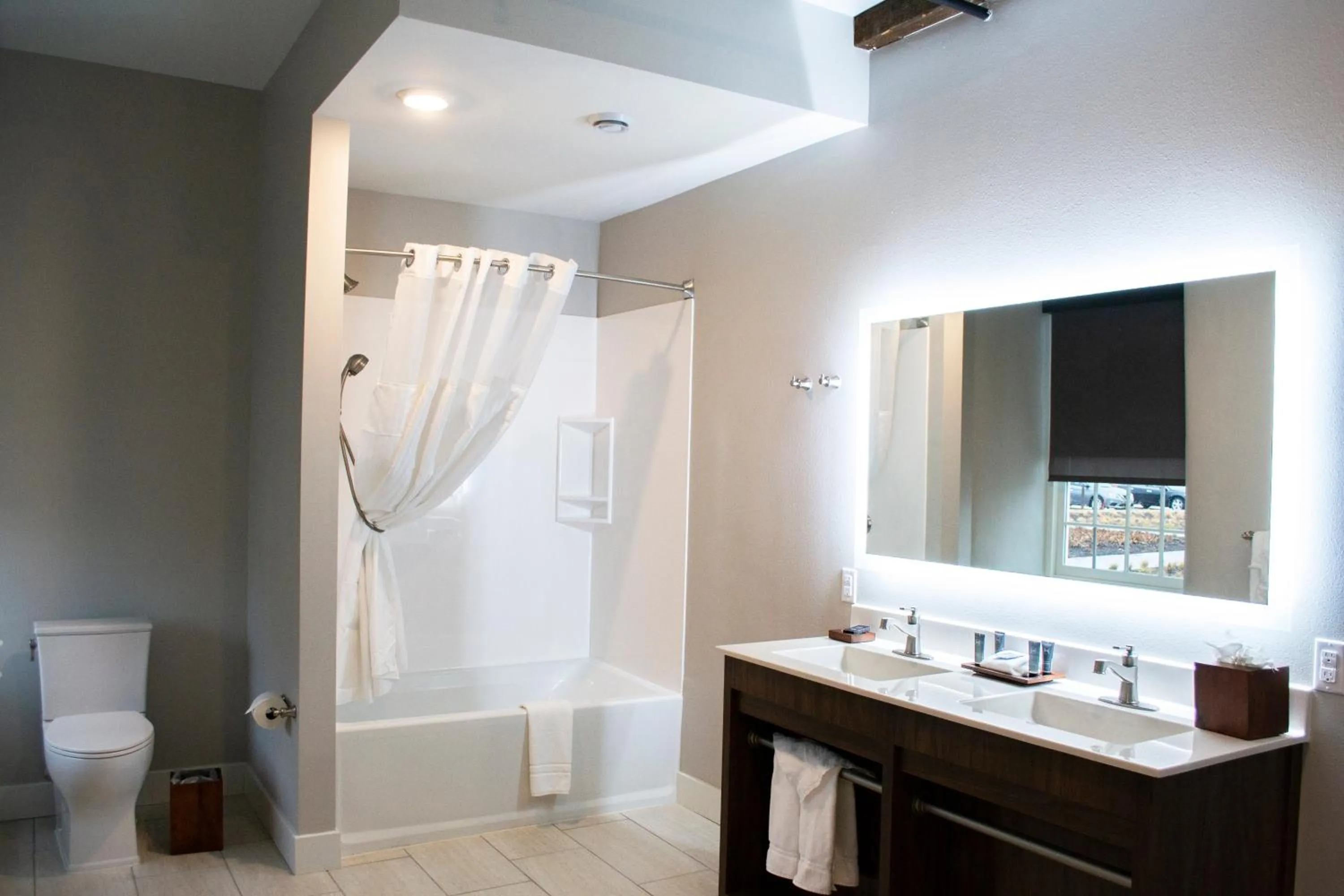 Shower in Hotel Millwright