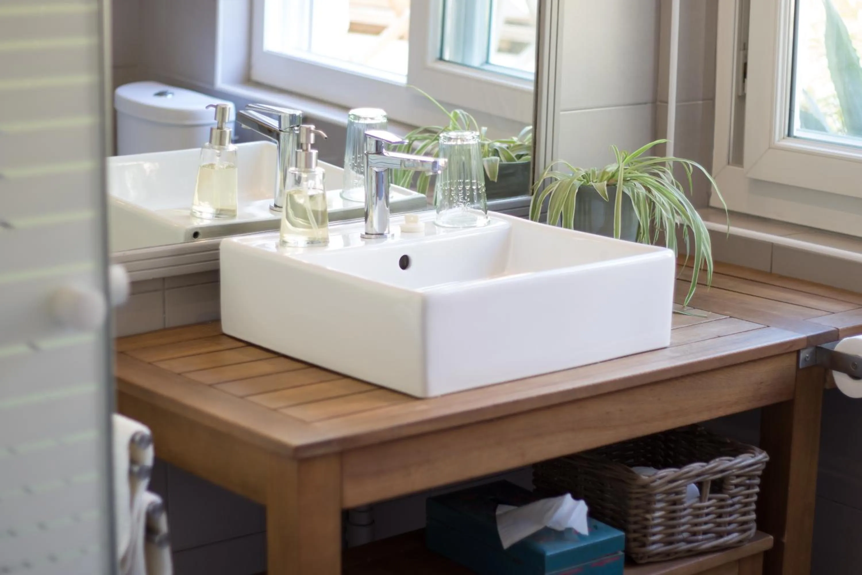 Decorative detail in Les Chambres d'Hôtes du Grand Mornas