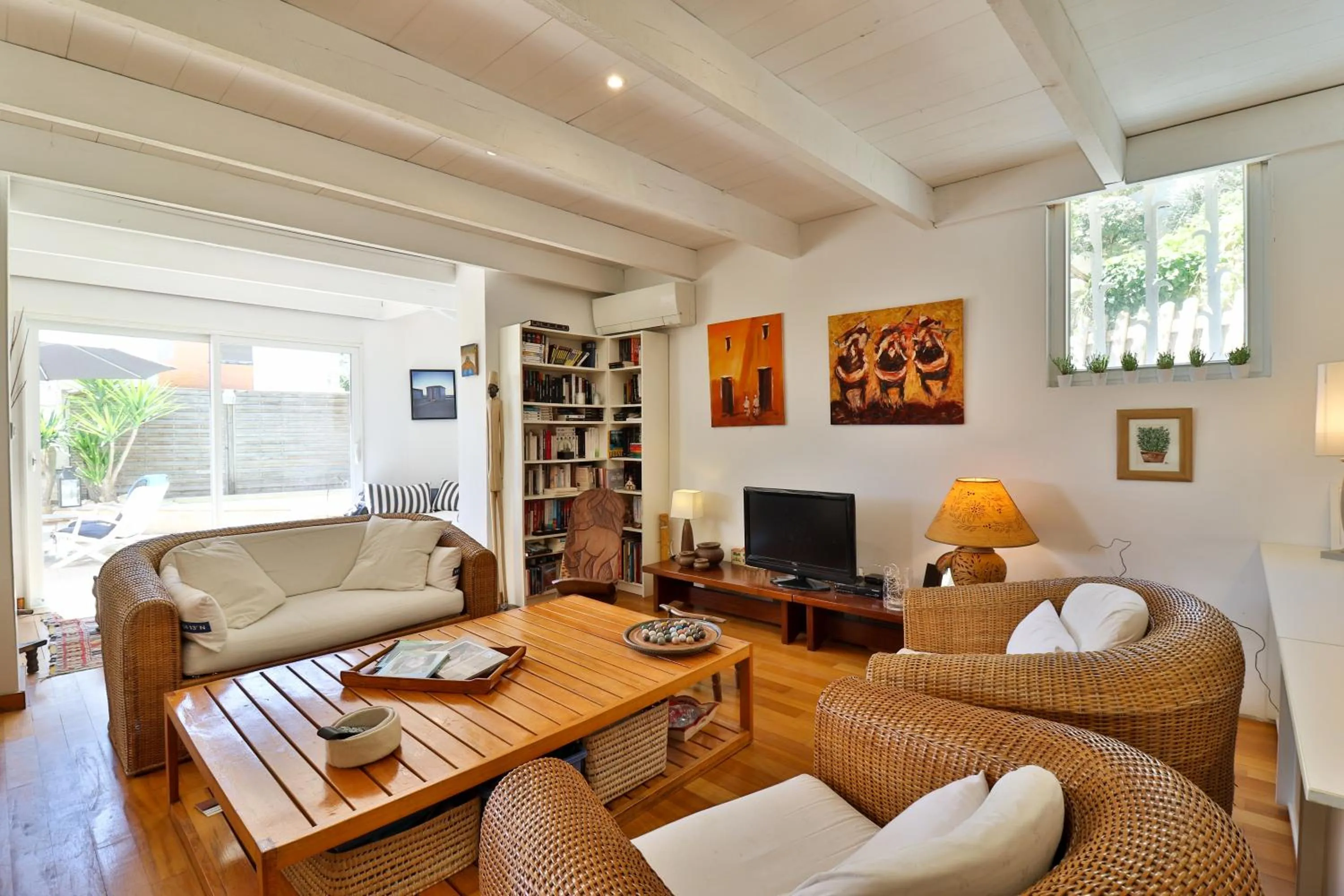 Living room in Les Chambres d'Hôtes du Grand Mornas