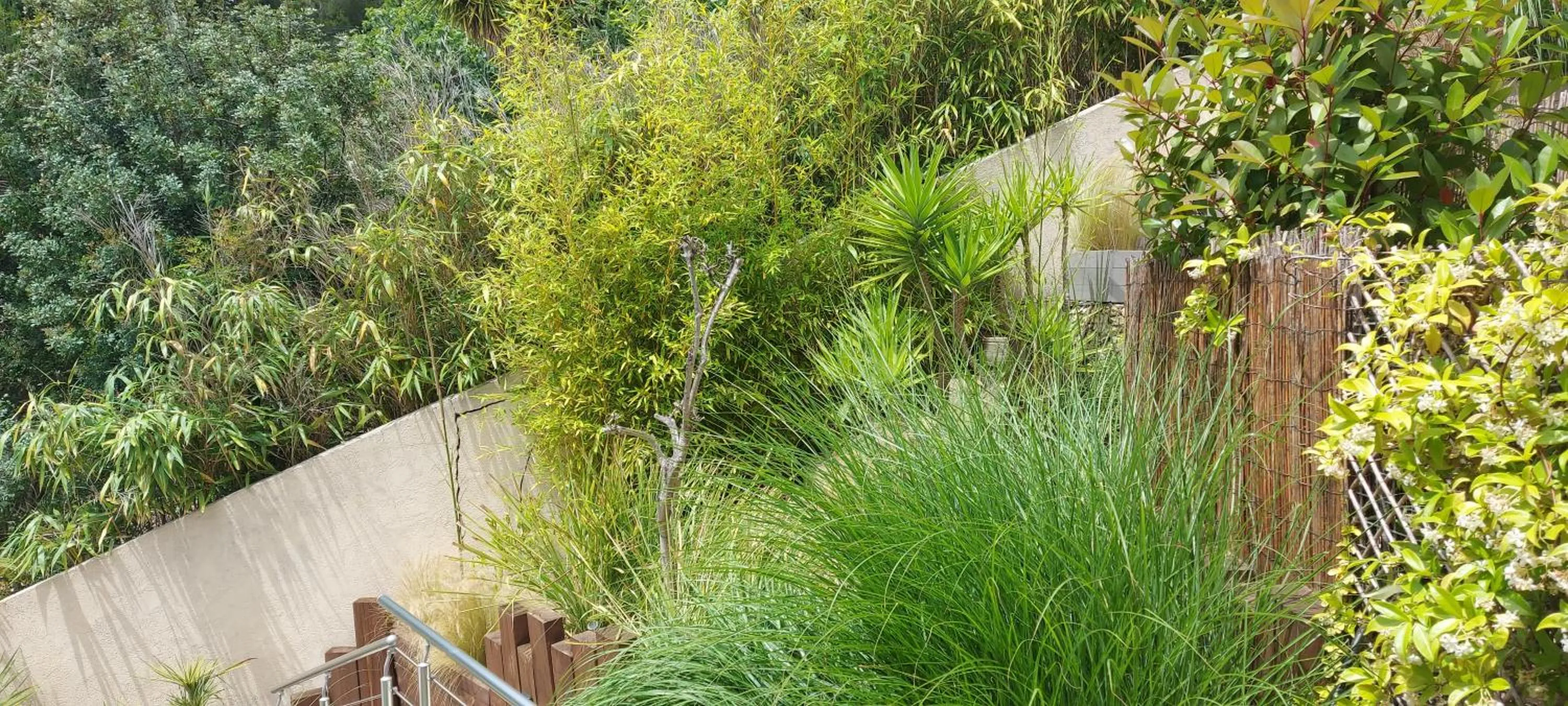 Property building in Les Chambres d'Hôtes du Grand Mornas