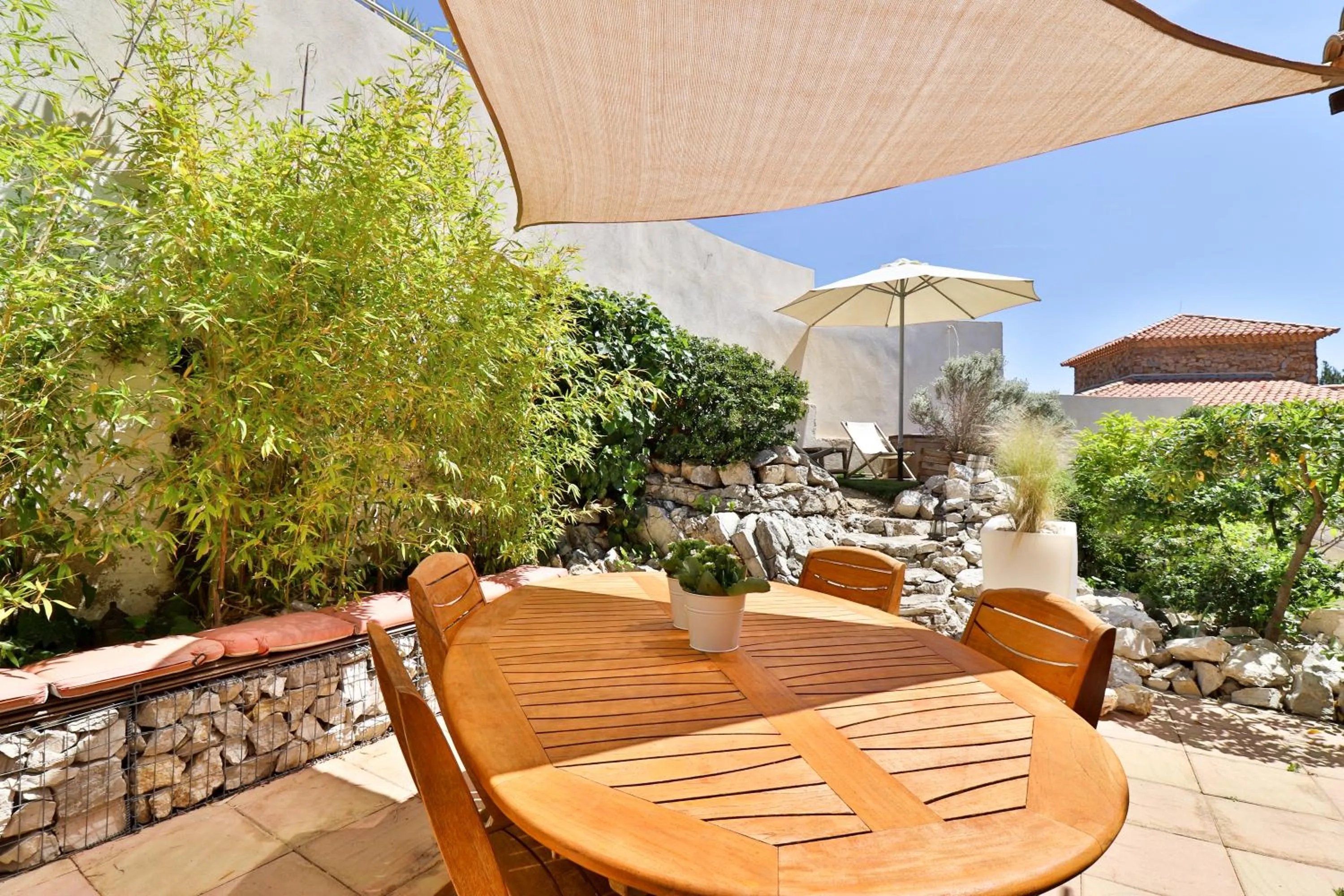 Balcony/Terrace in Les Chambres d'Hôtes du Grand Mornas