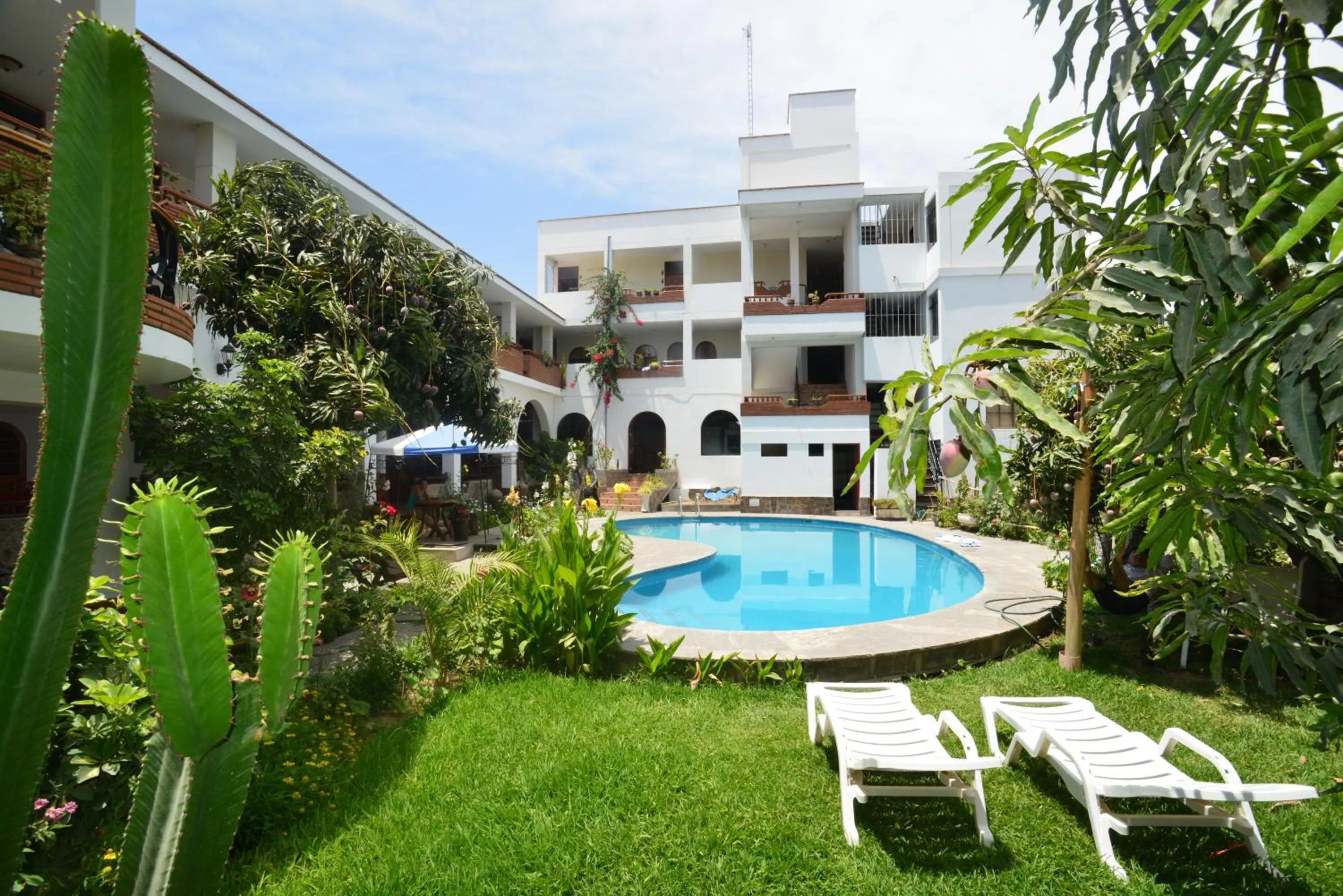 Facade/entrance in Hotel Alegria Nasca