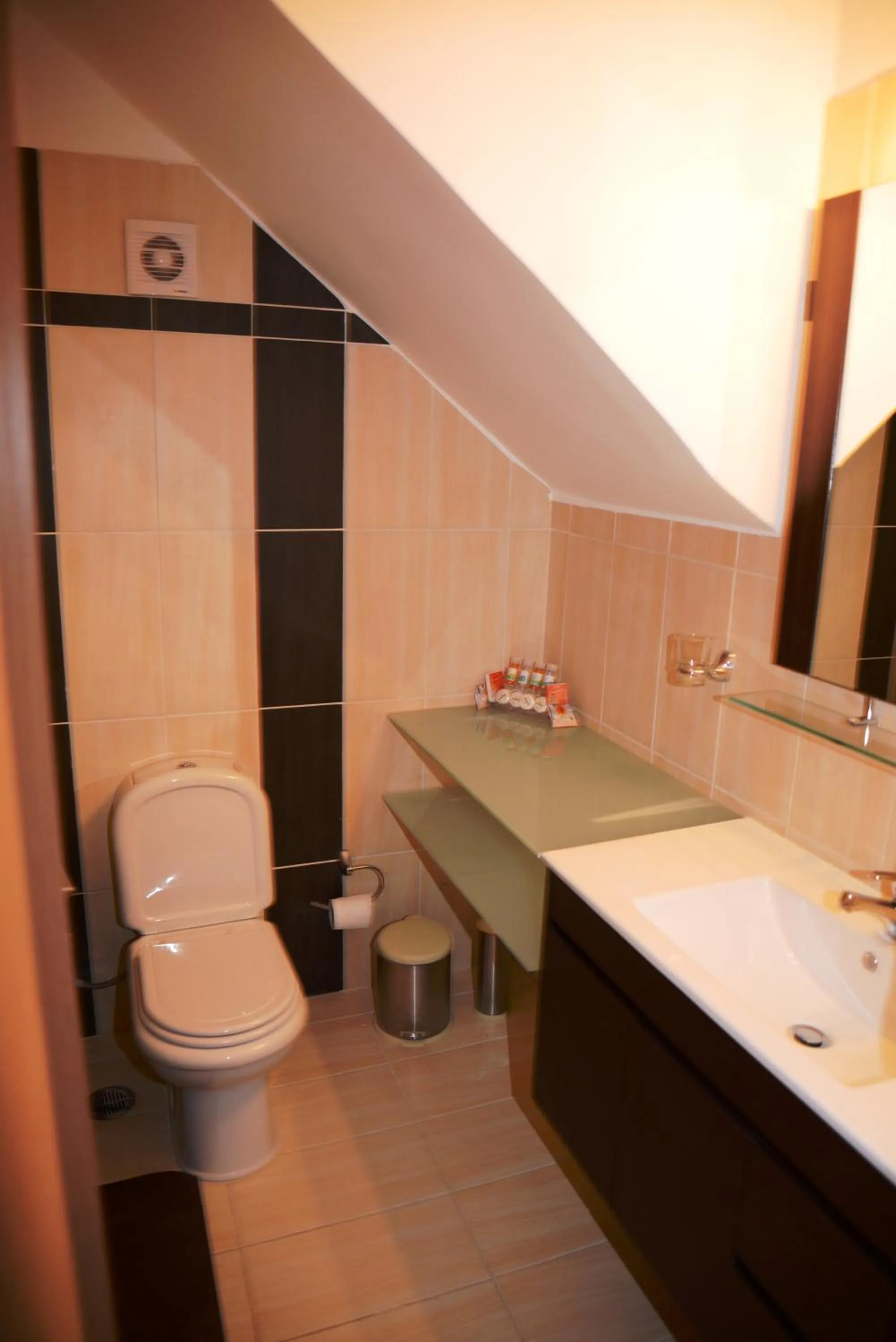 Toilet in Dio Escapes Houses