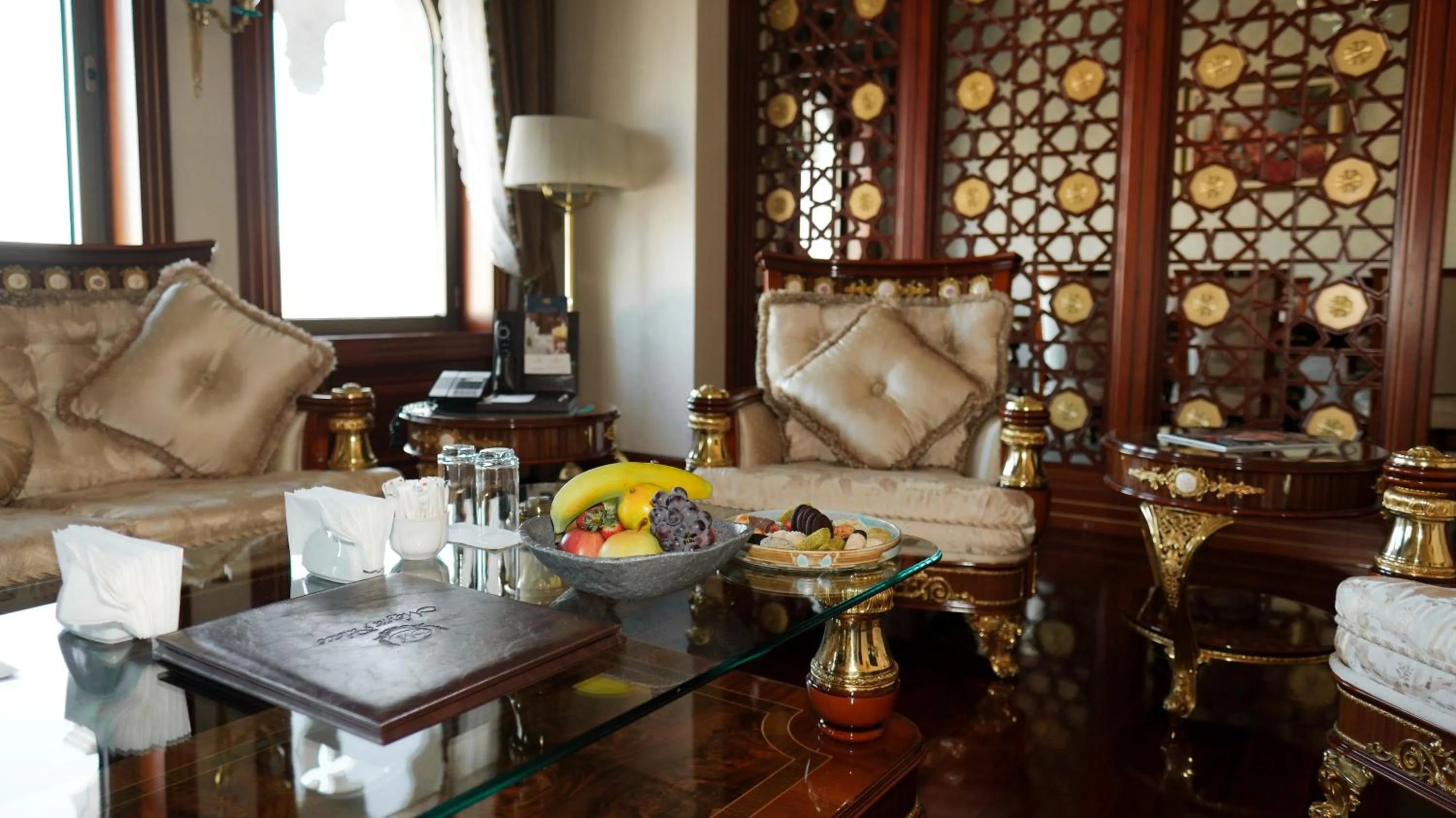 Living room in Meyra Palace