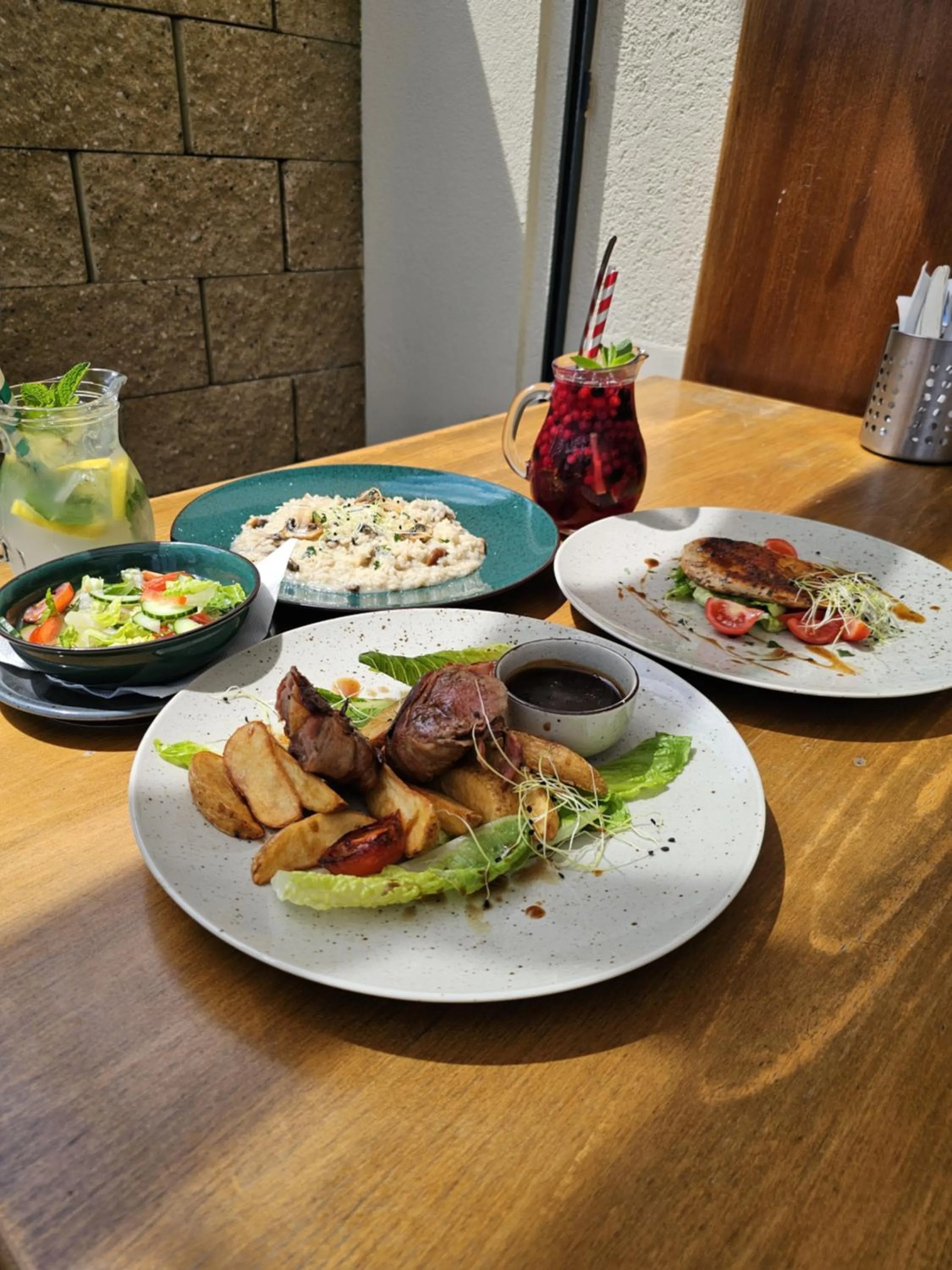 Restaurant/places to eat in Penzion Nevada