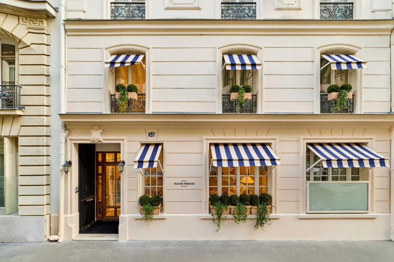 Property building in Hotel Maison Monceau