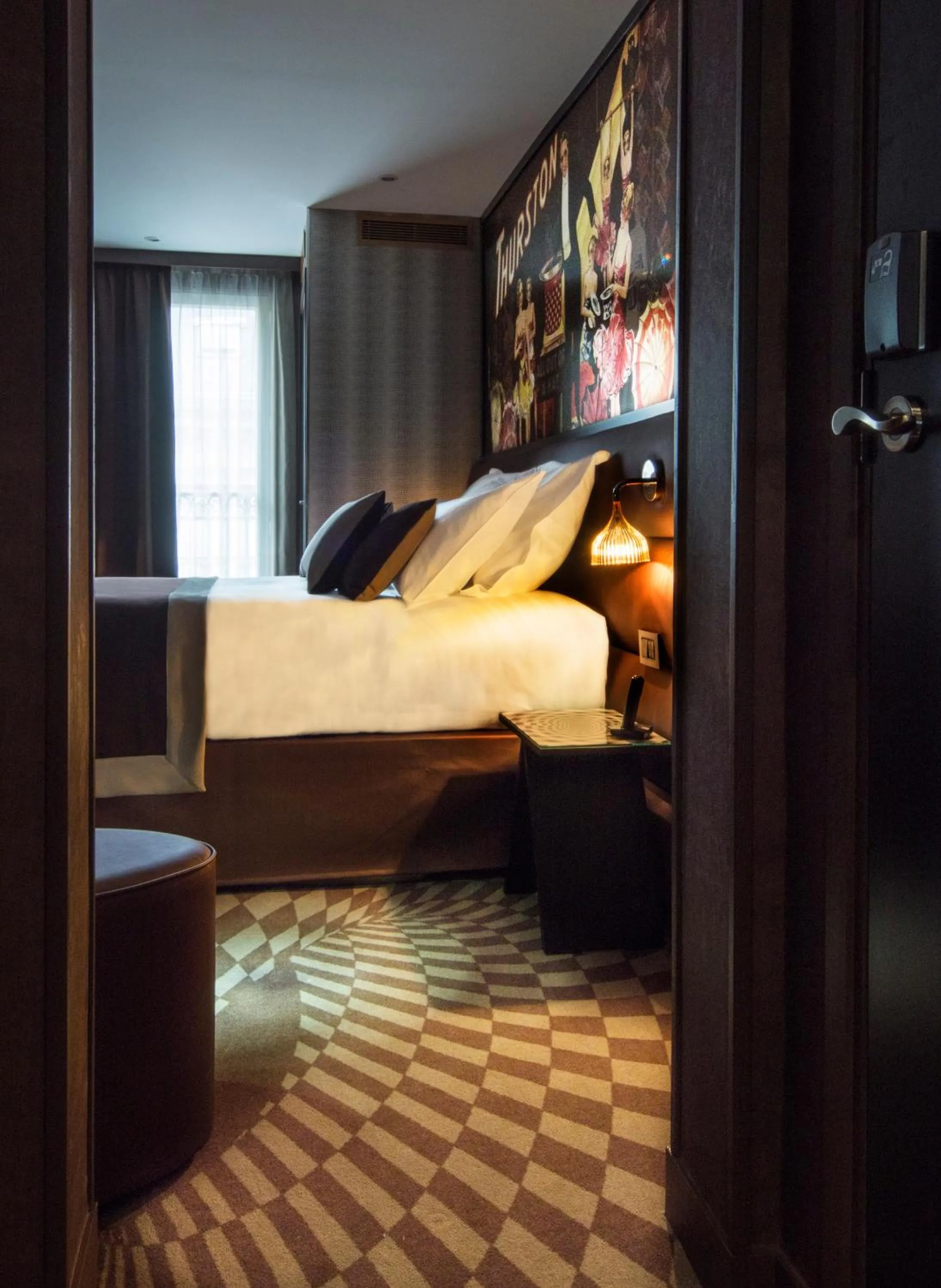 Photo of the whole room, Bed in Hotel Splendor Elysées