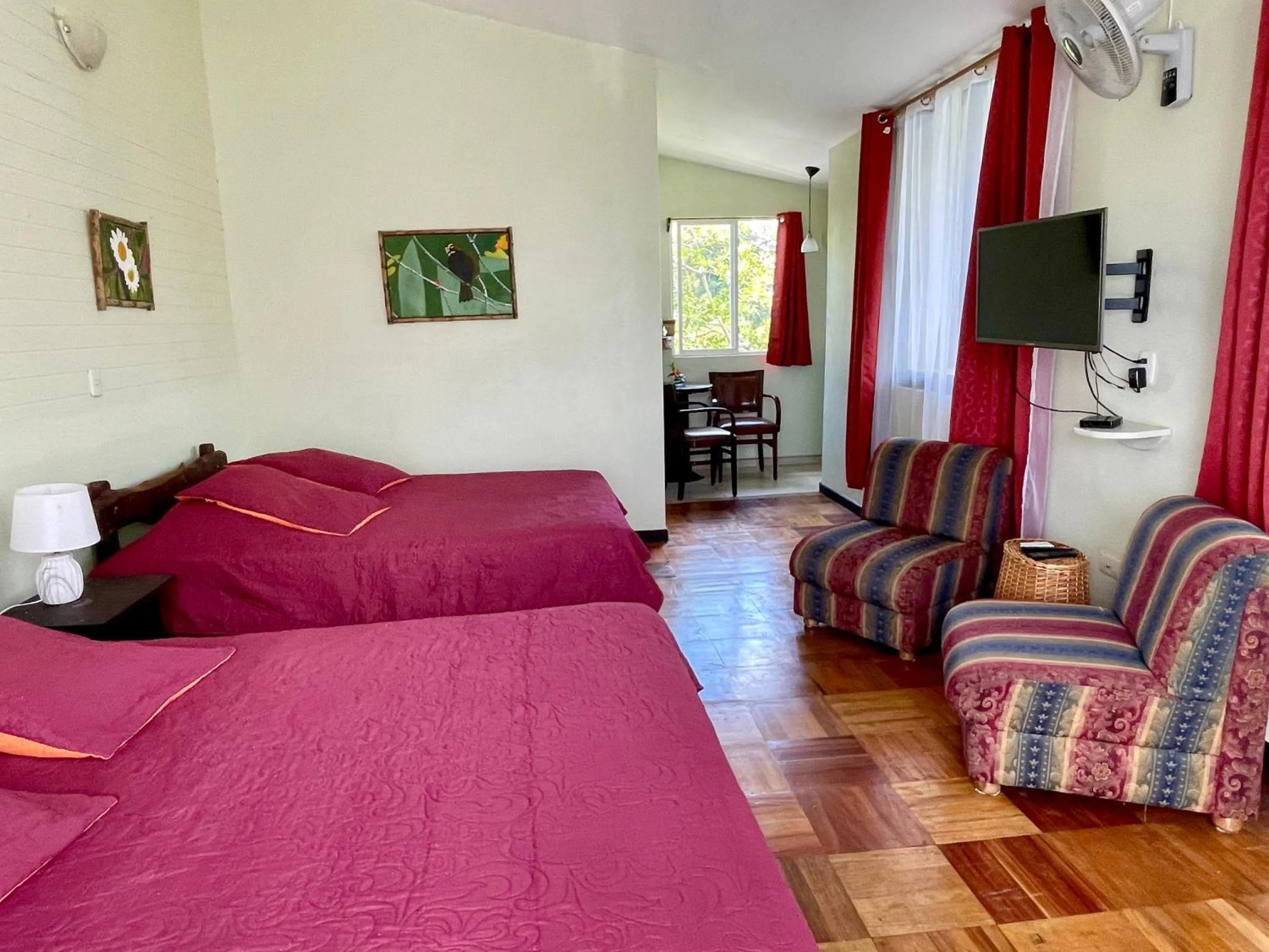 Photo of the whole room, Bed in Rinconcito Verde