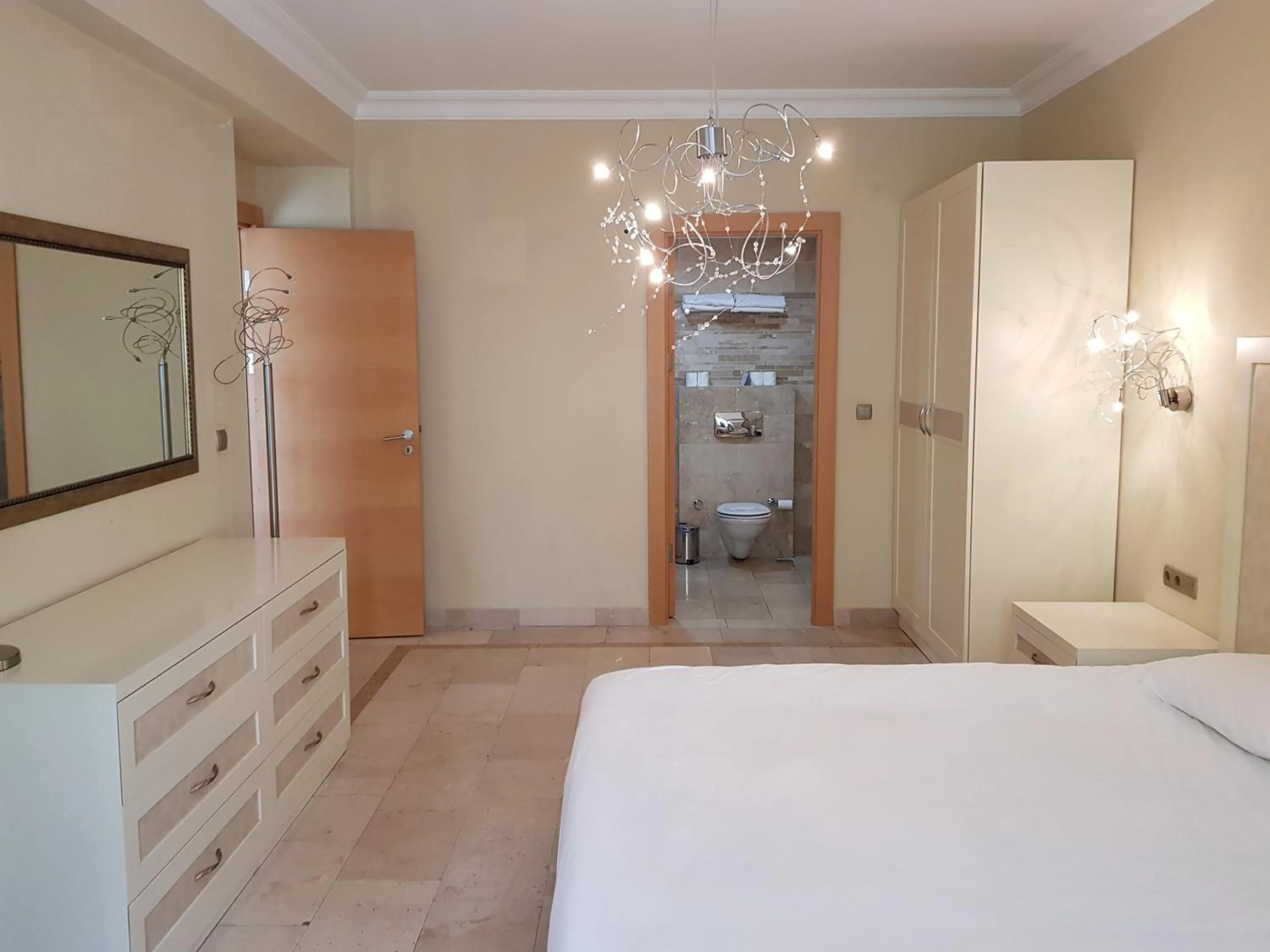 Bedroom in Alanya Goldcity 2 bedroom villa