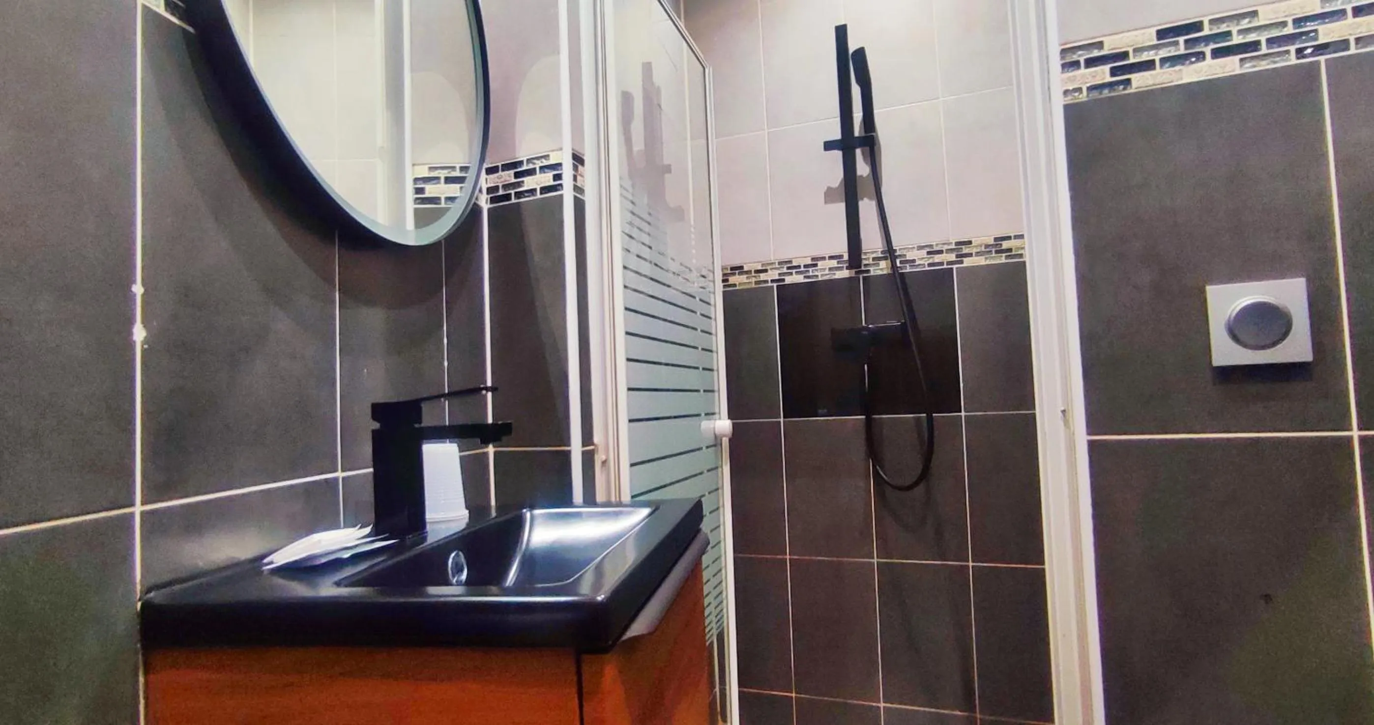 Bathroom in Hôtel Moderne