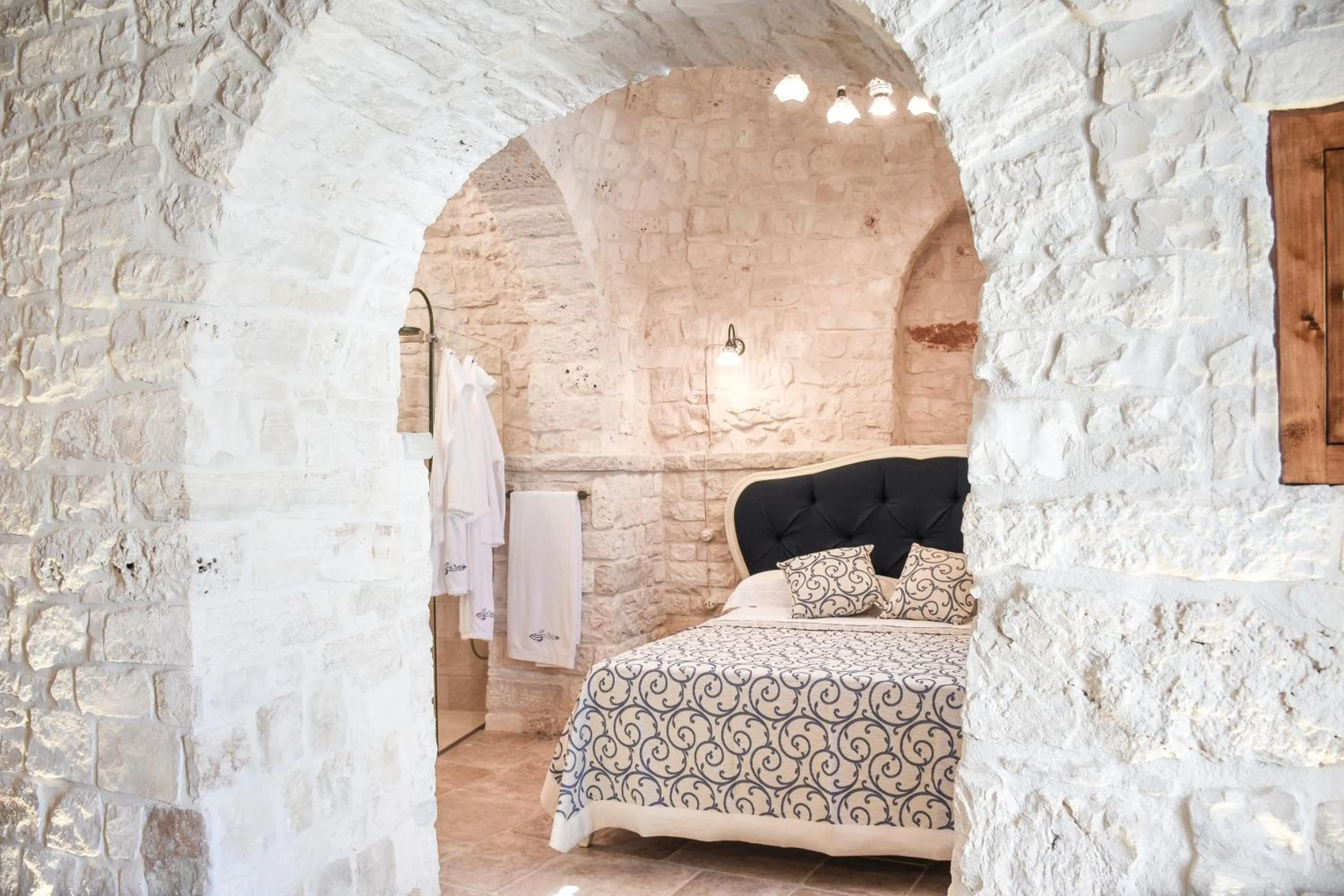 Photo of the whole room, Bed in Trulli e Puglia Luxury Suite