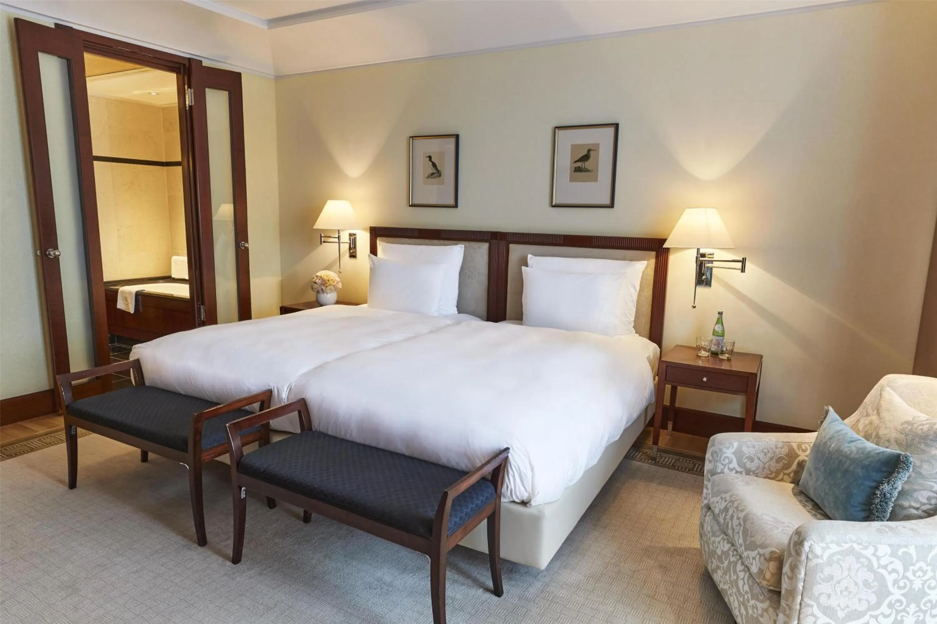 Photo of the whole room, Bed in Hotel Adlon Kempinski Berlin