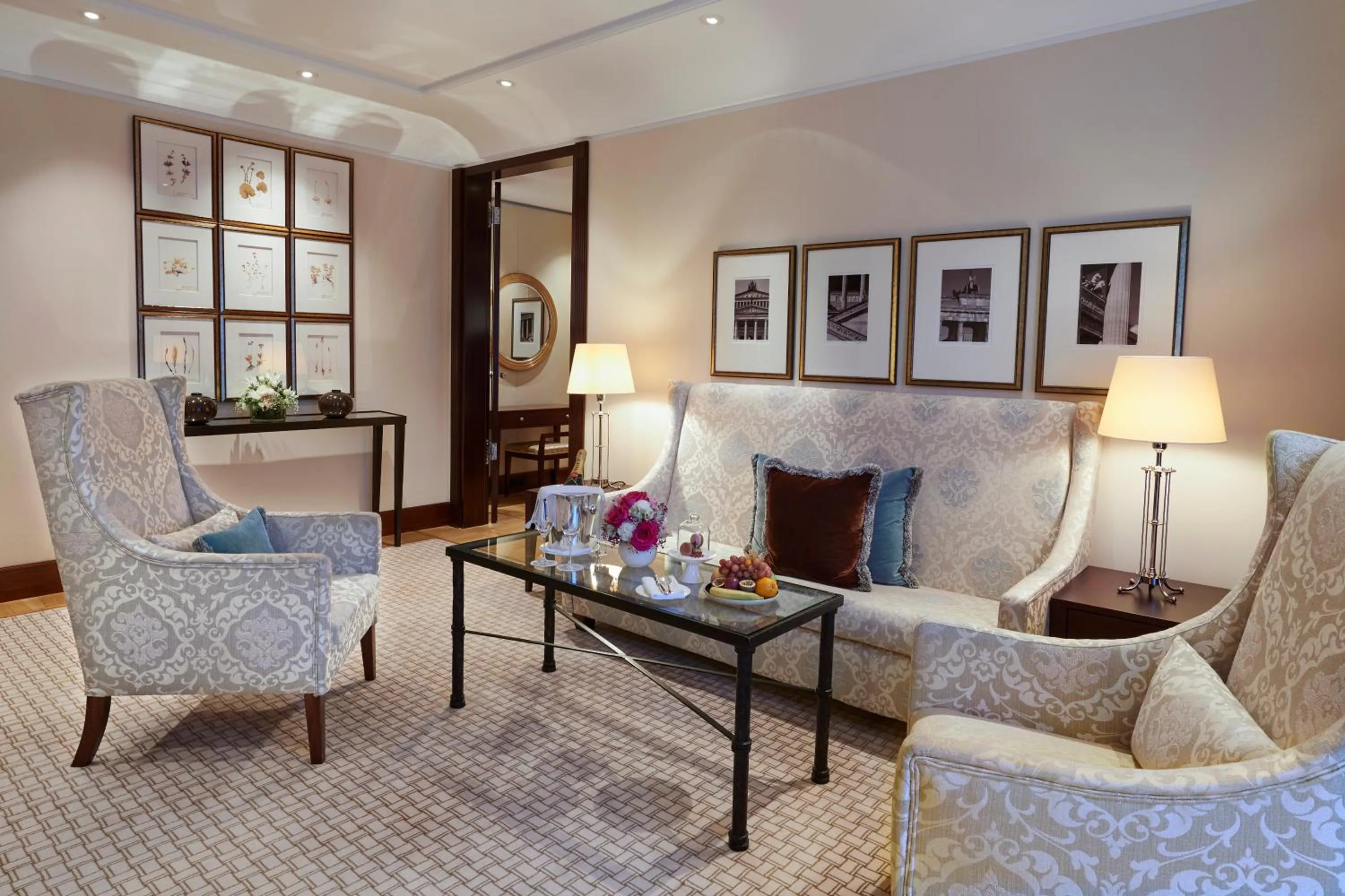 Living room in Hotel Adlon Kempinski Berlin