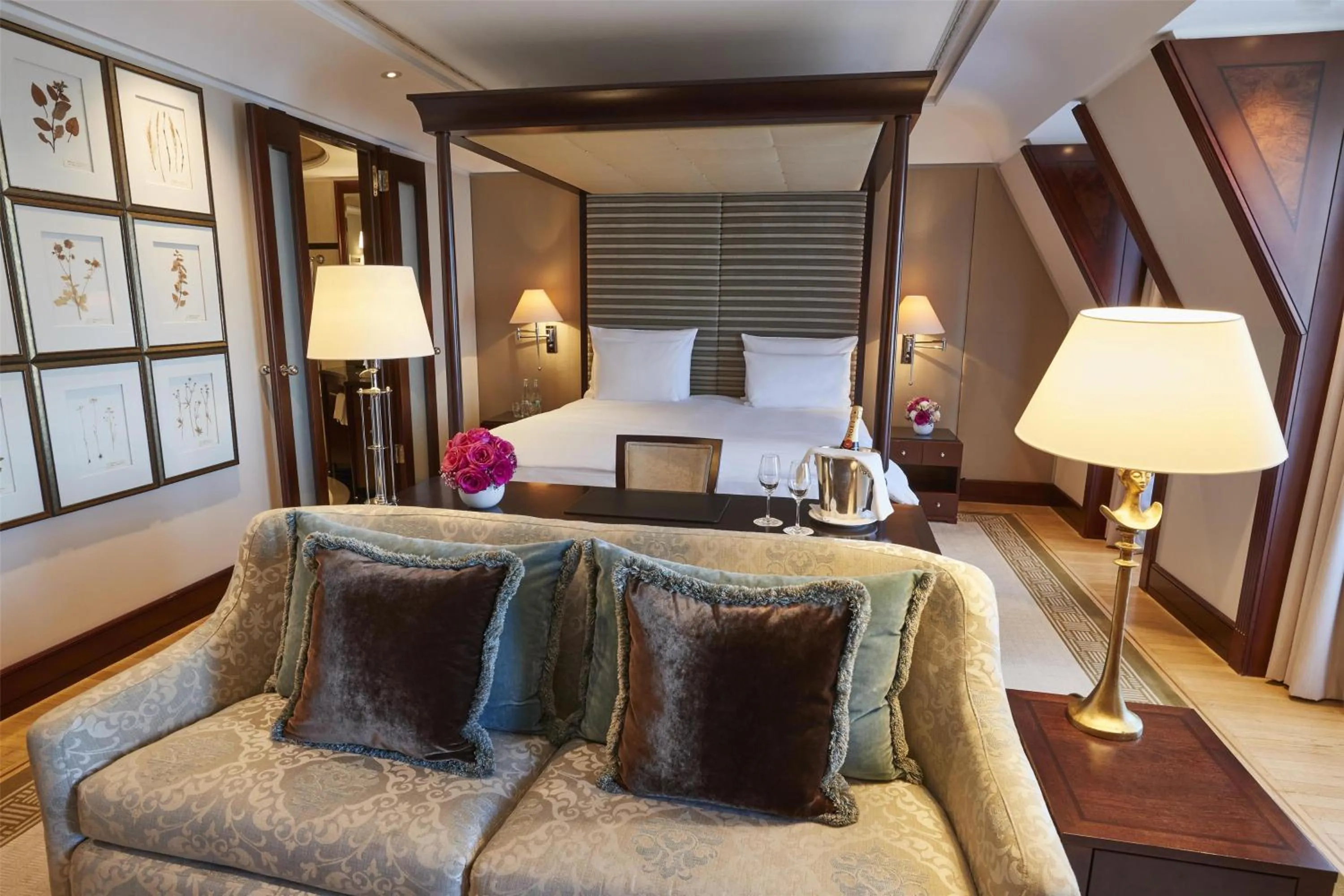 Photo of the whole room in Hotel Adlon Kempinski Berlin