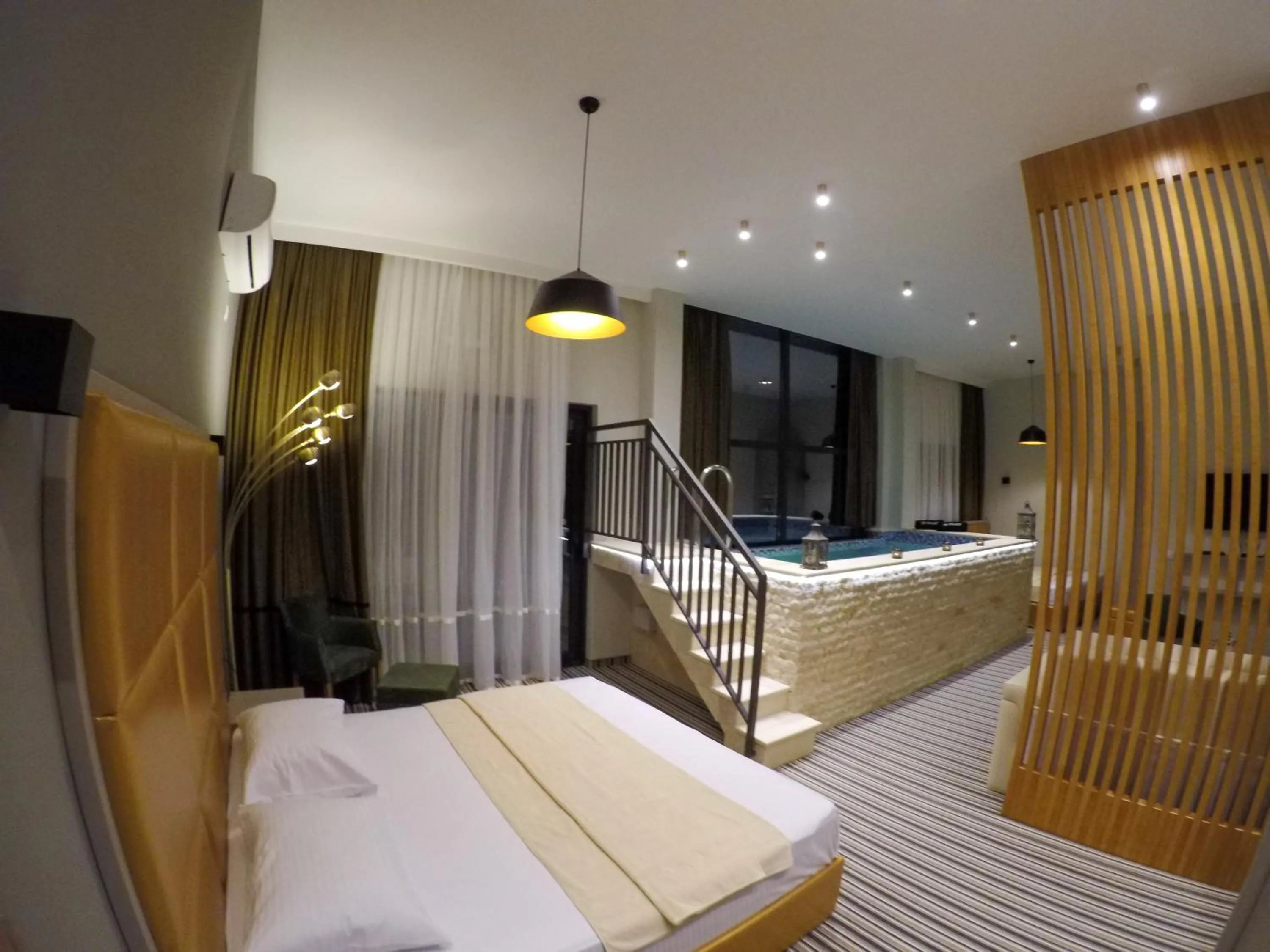 TV and multimedia, Bed in AM Palace