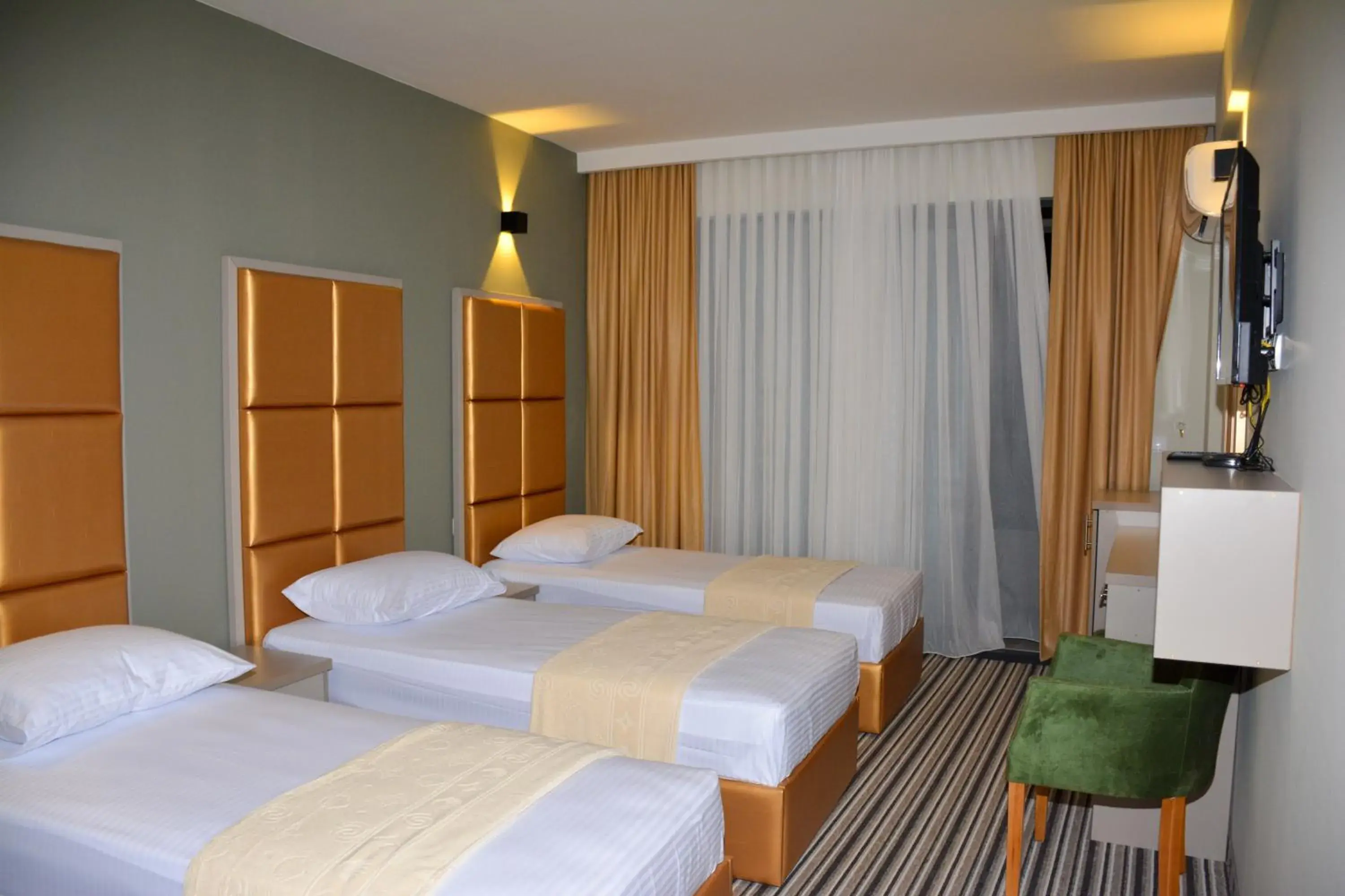 Triple Room with Balcony in AM Palace Triple Room with Balcony in AM Palace