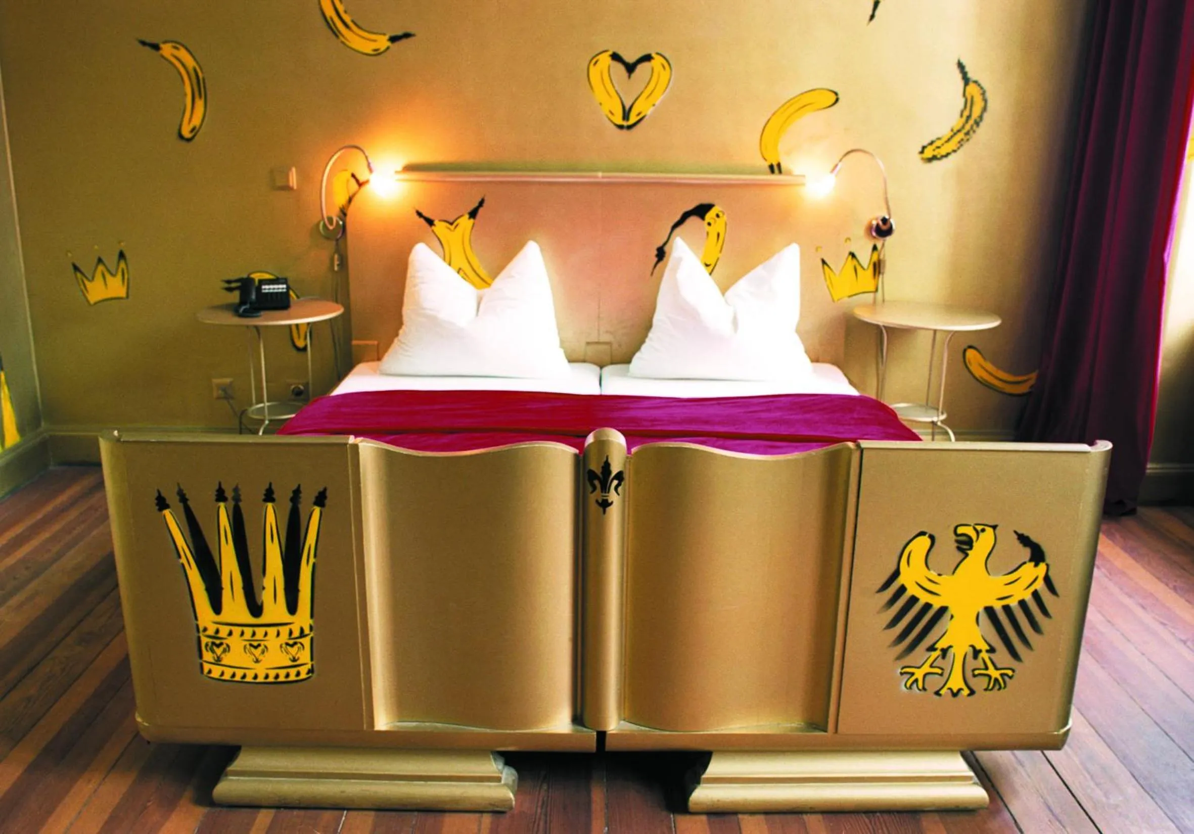 Photo of the whole room, Bed in Arte Luise Kunsthotel