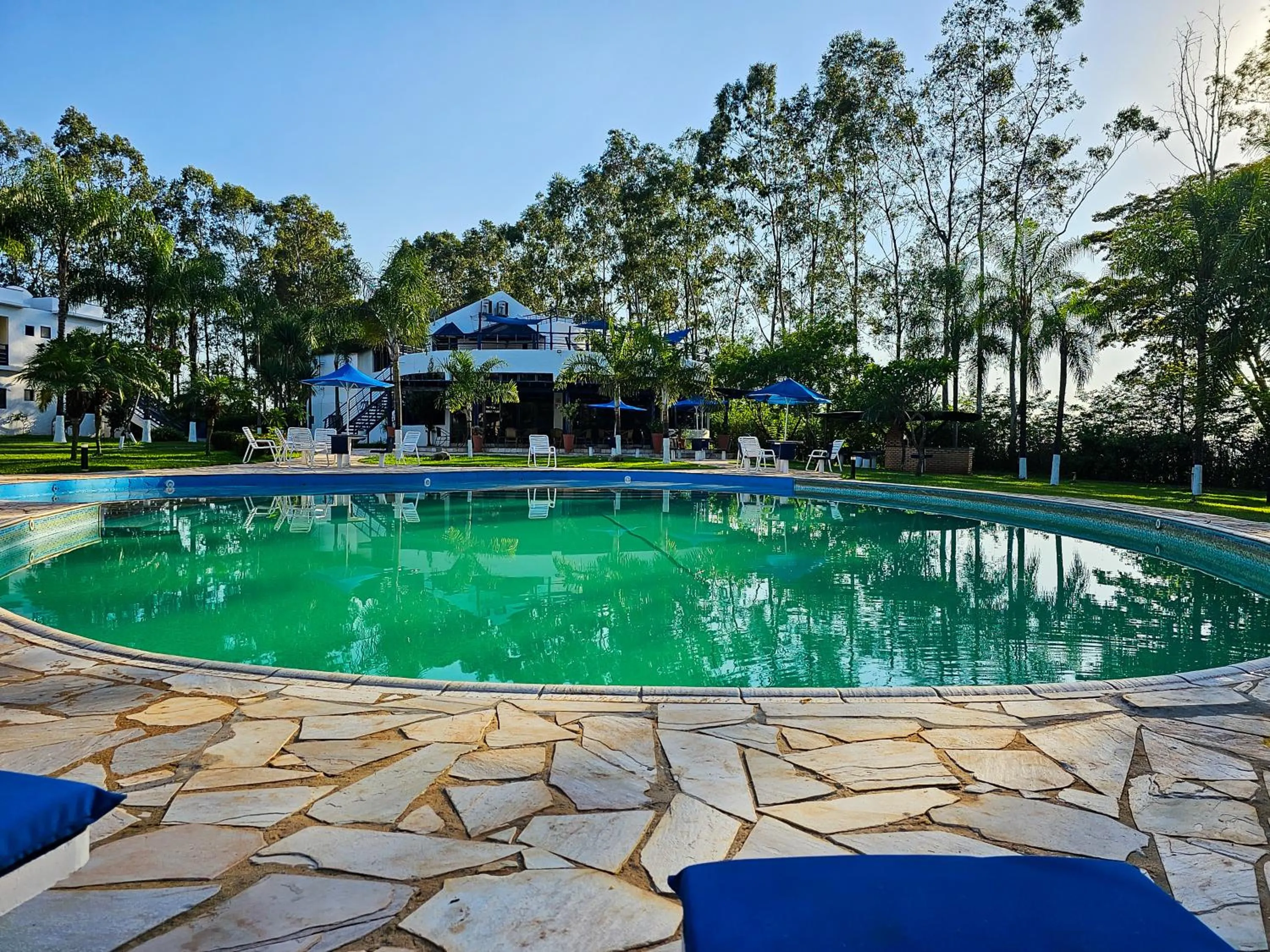 Swimming pool in Mirante Praia Hotel