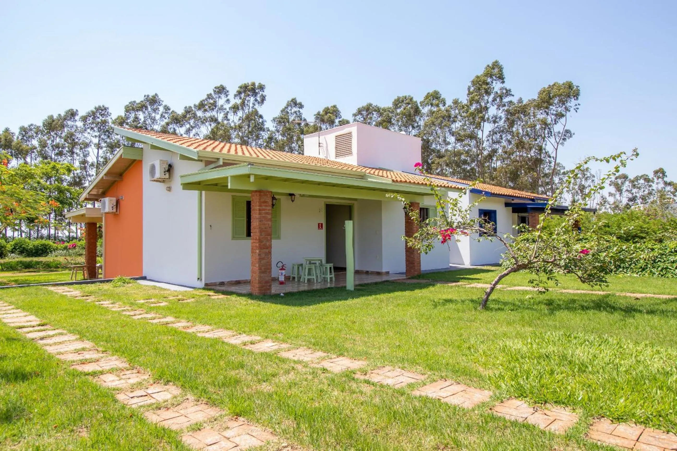Property building in Mirante Praia Hotel
