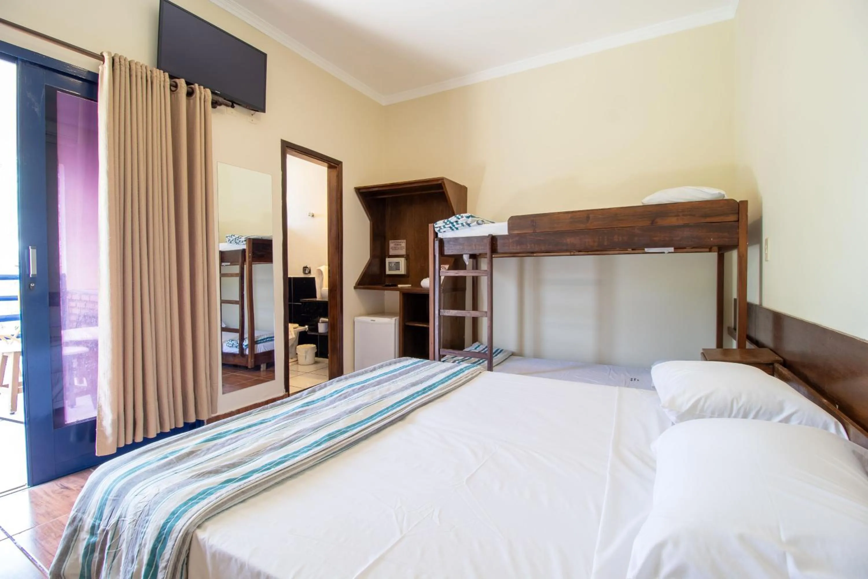 Property building, Bed in Mirante Praia Hotel