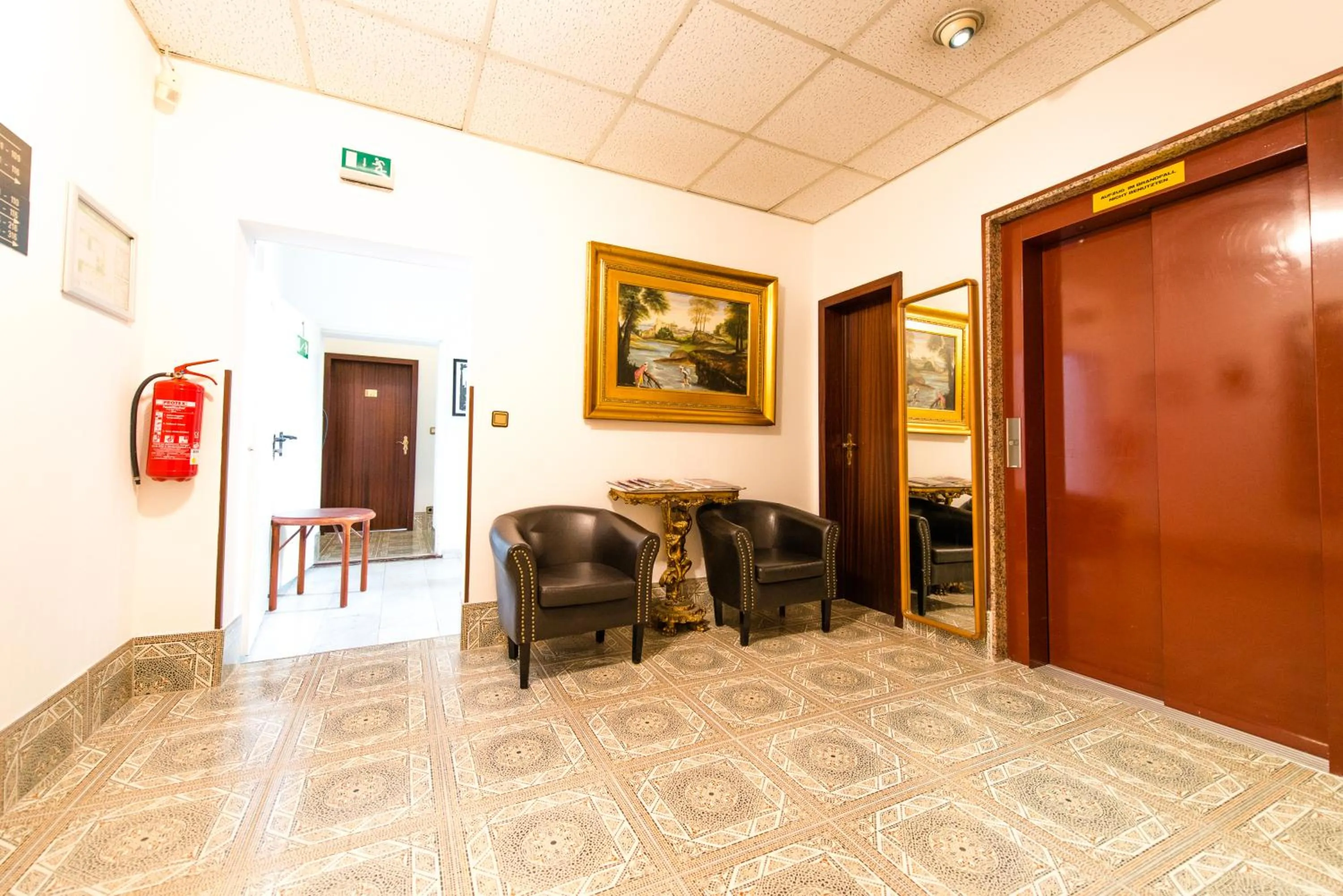 Area and facilities in Ravel International