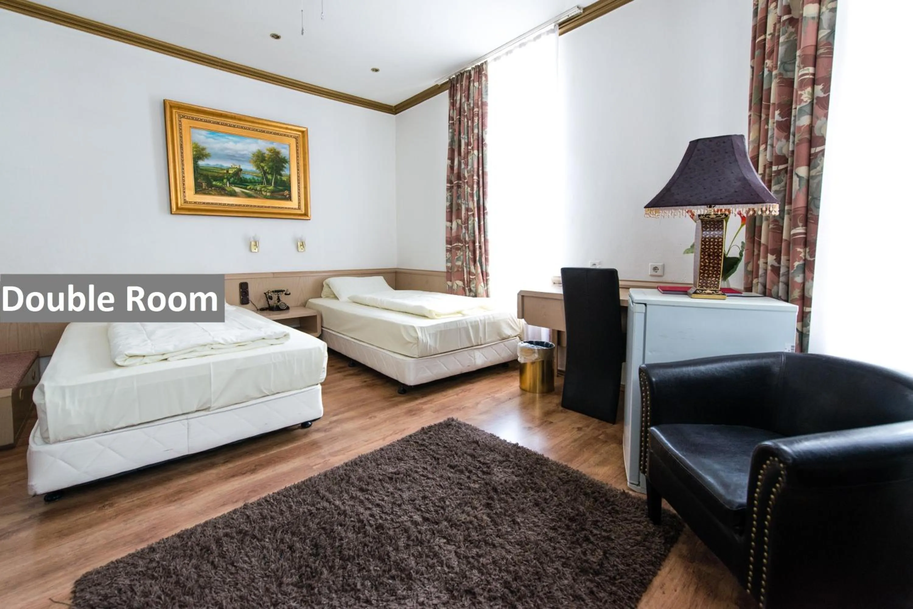 Photo of the whole room, Bed in Löwen Hotel