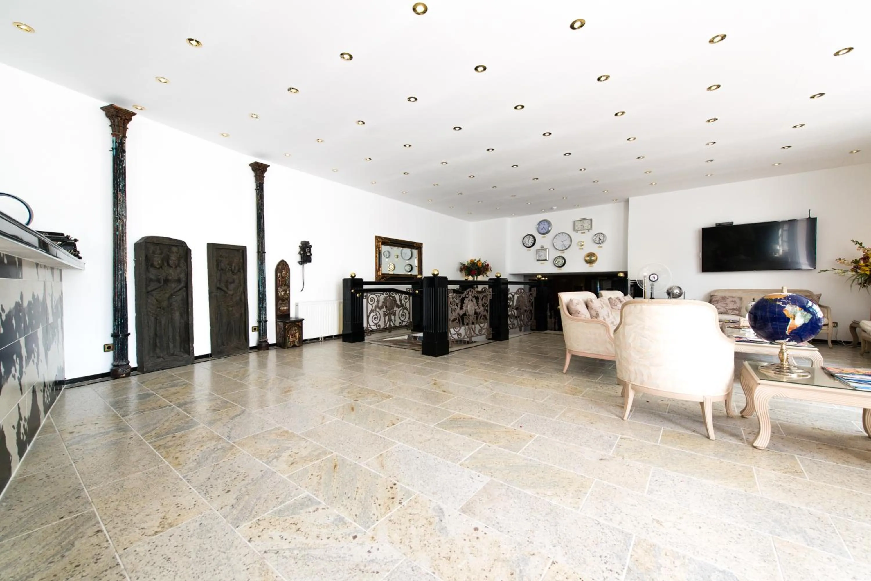 Lobby or reception in Löwen Hotel