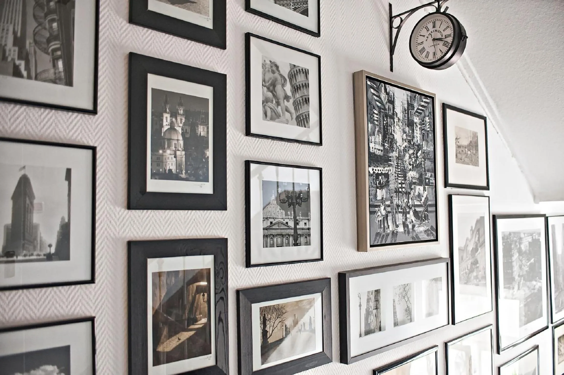 Decorative detail in Löwen Hotel