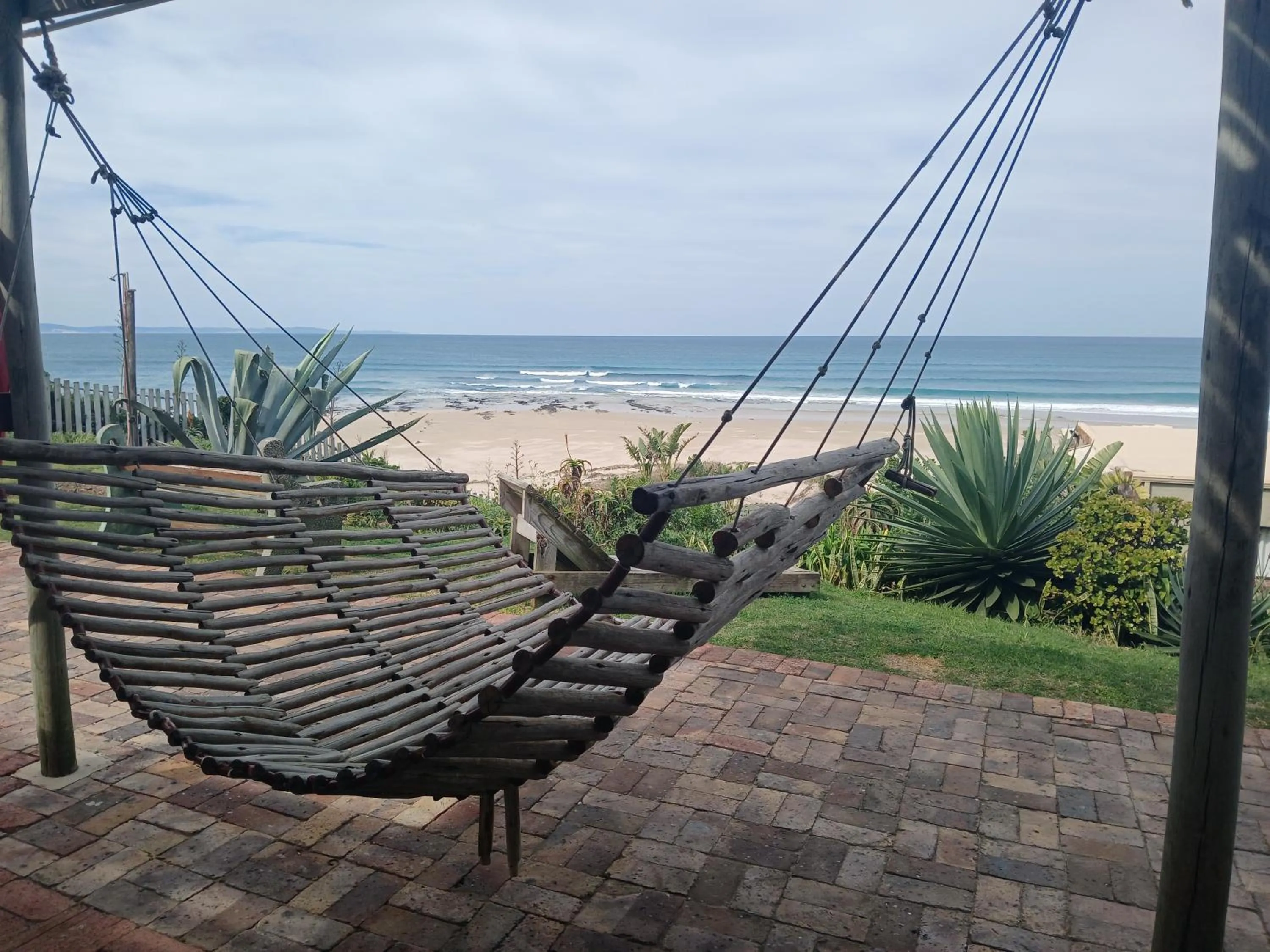 Beach in Island Vibe Backpackers Jeffreys Bay