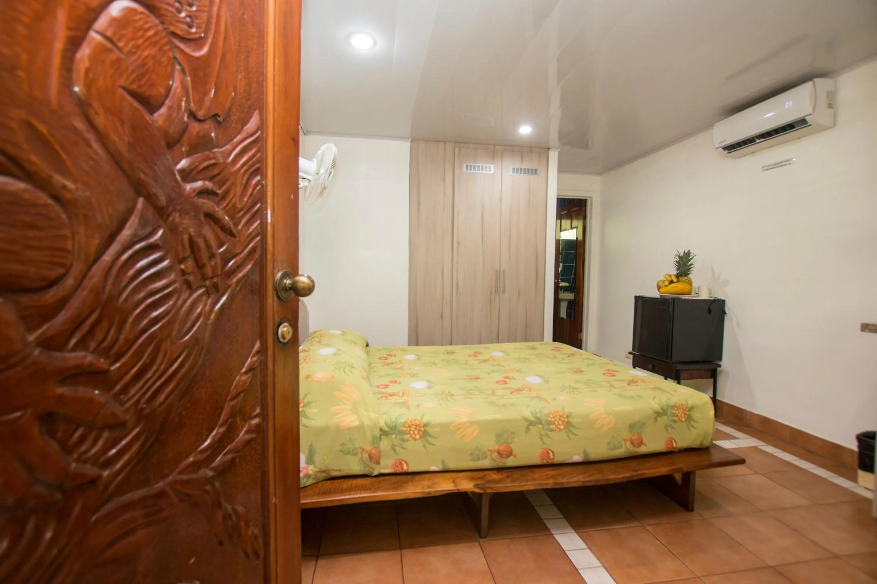 Bed in Oceanfront Hotel Verde Mar direct access to the beach