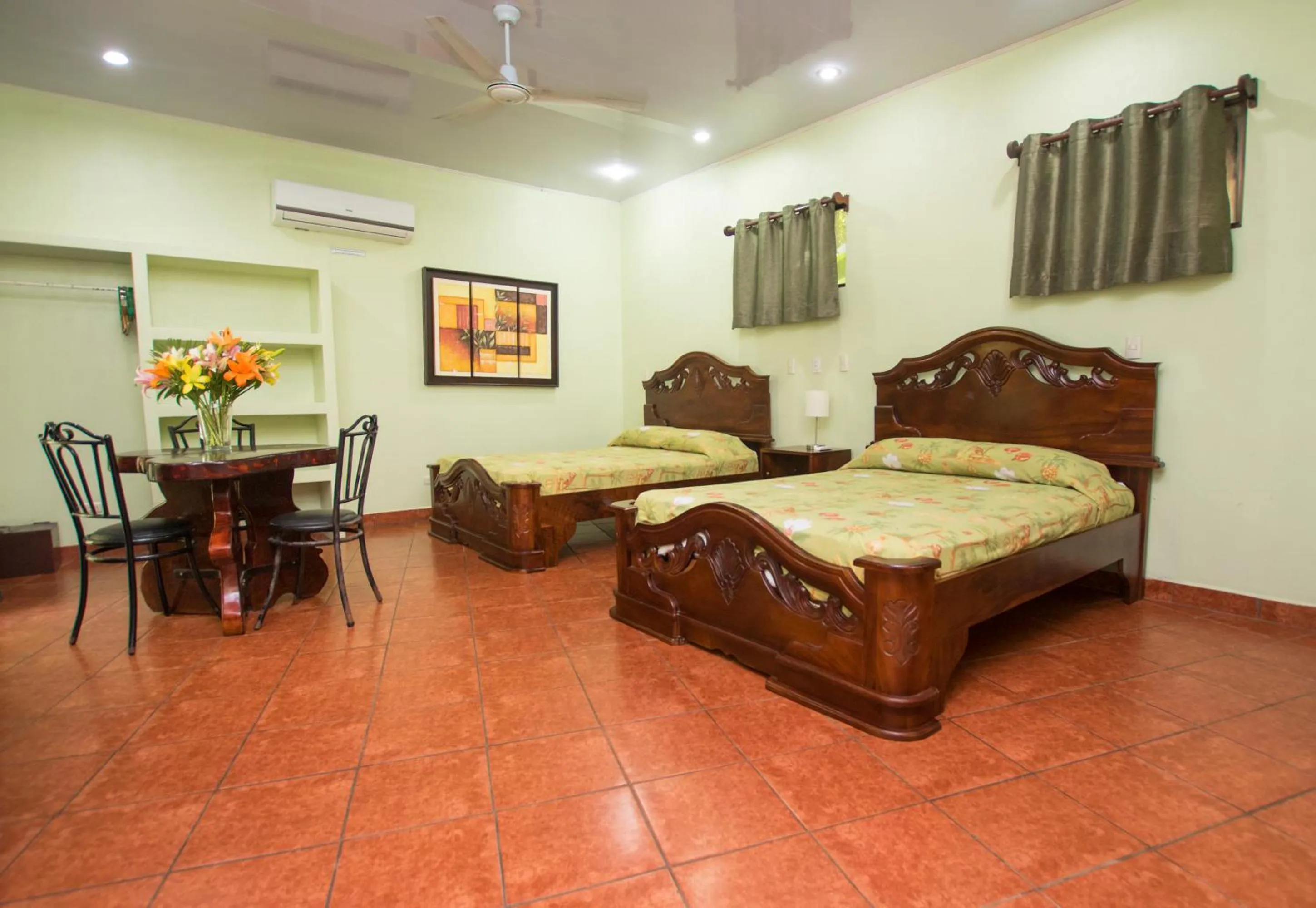 Photo of the whole room, Bed in Oceanfront Hotel Verde Mar direct access to the beach