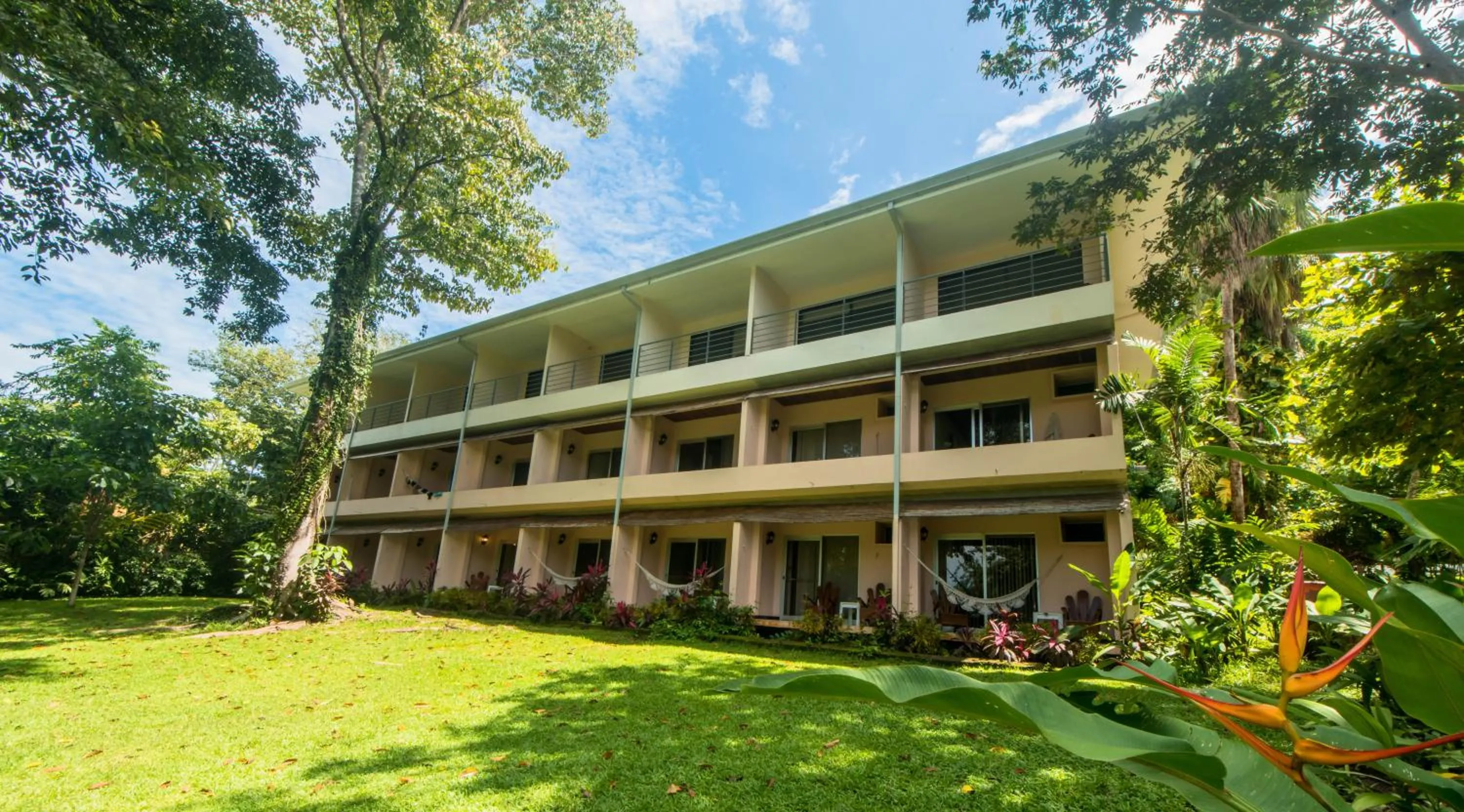 Property building in Karahe Beach Hotel