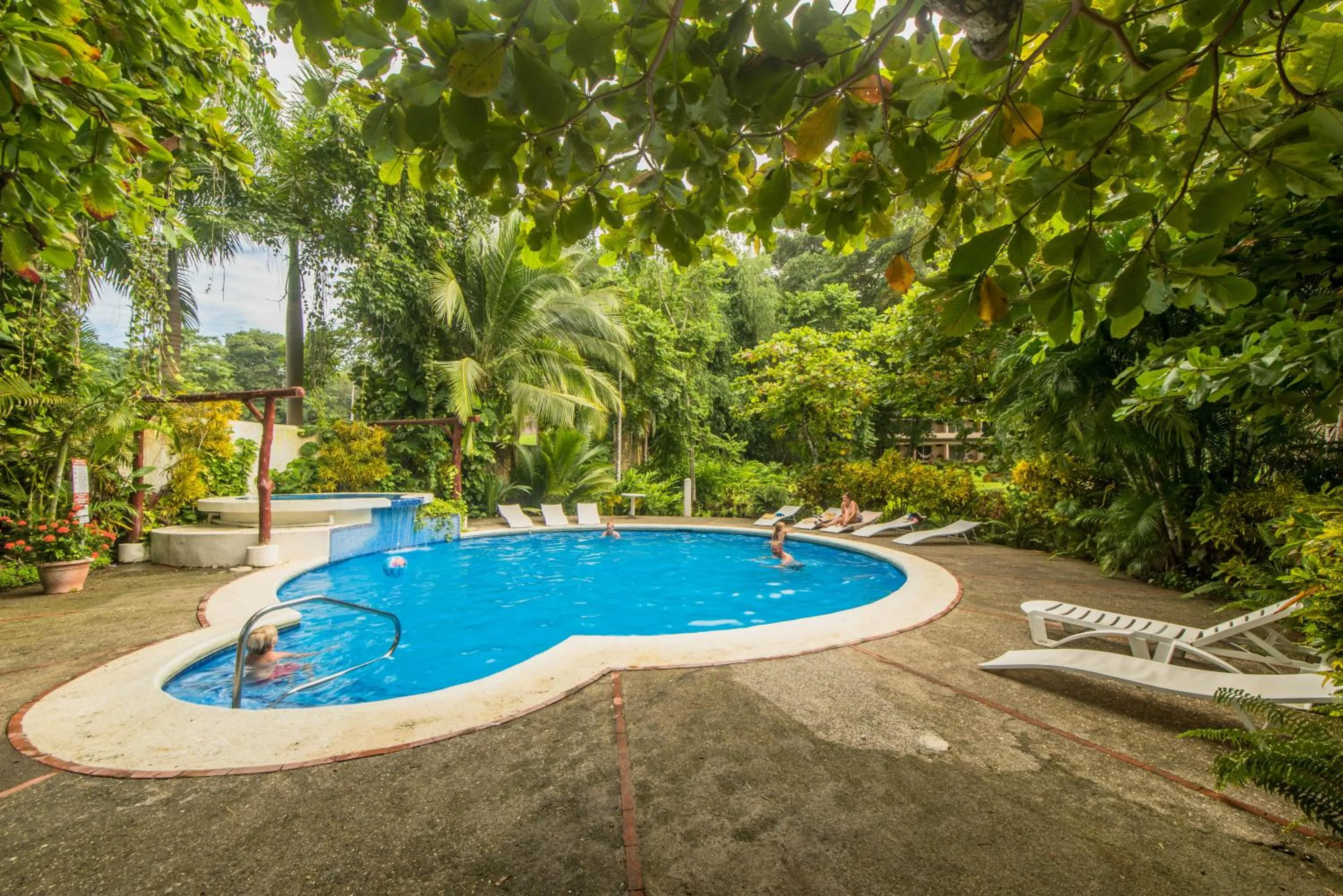  in Karahe Beach Hotel