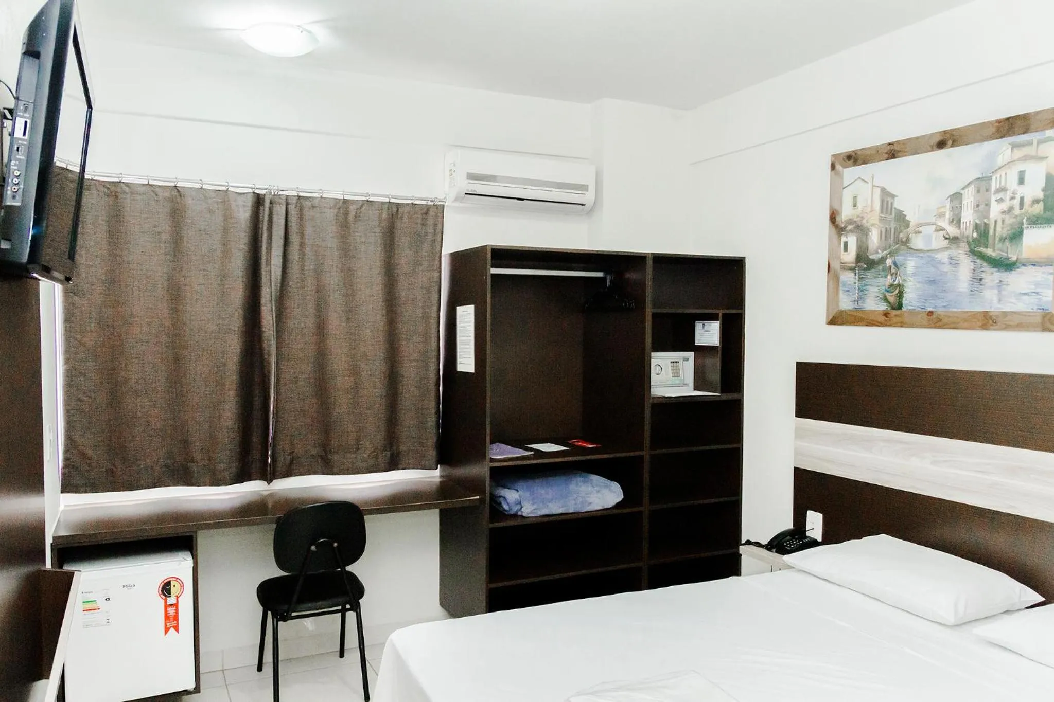 Bed in La Vitre Hotel