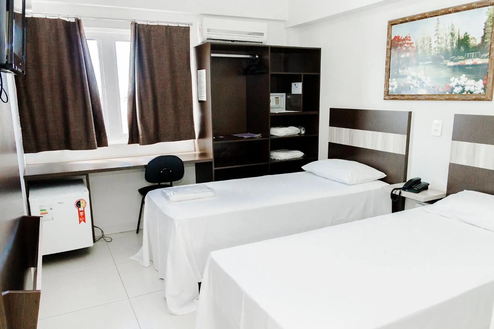 Bedroom, Bed in La Vitre Hotel