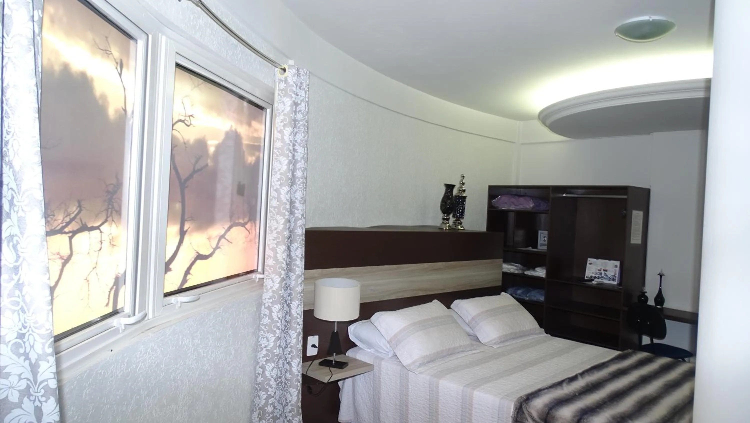 Photo of the whole room, Bed in La Vitre Hotel