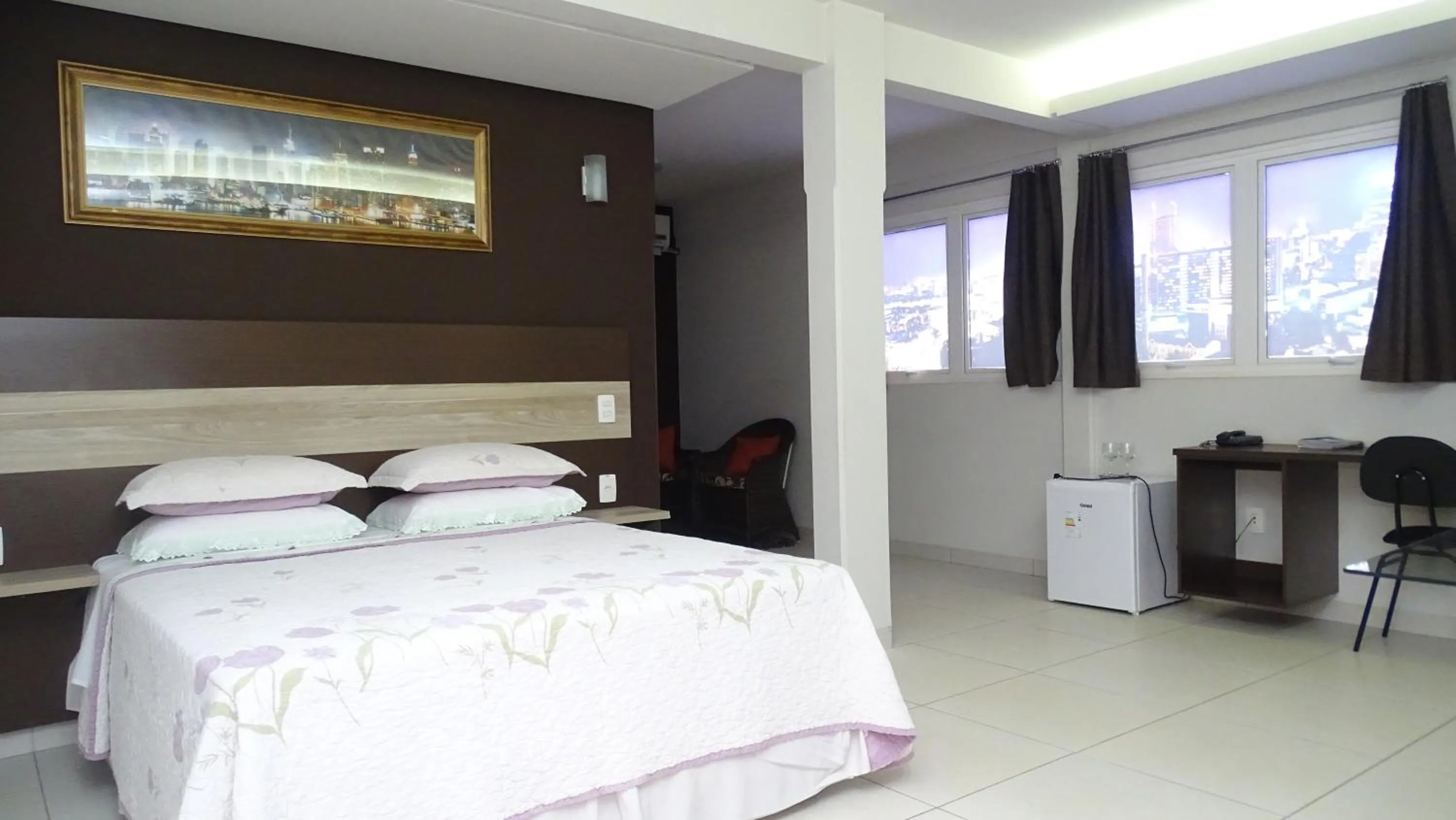 Photo of the whole room, Bed in La Vitre Hotel