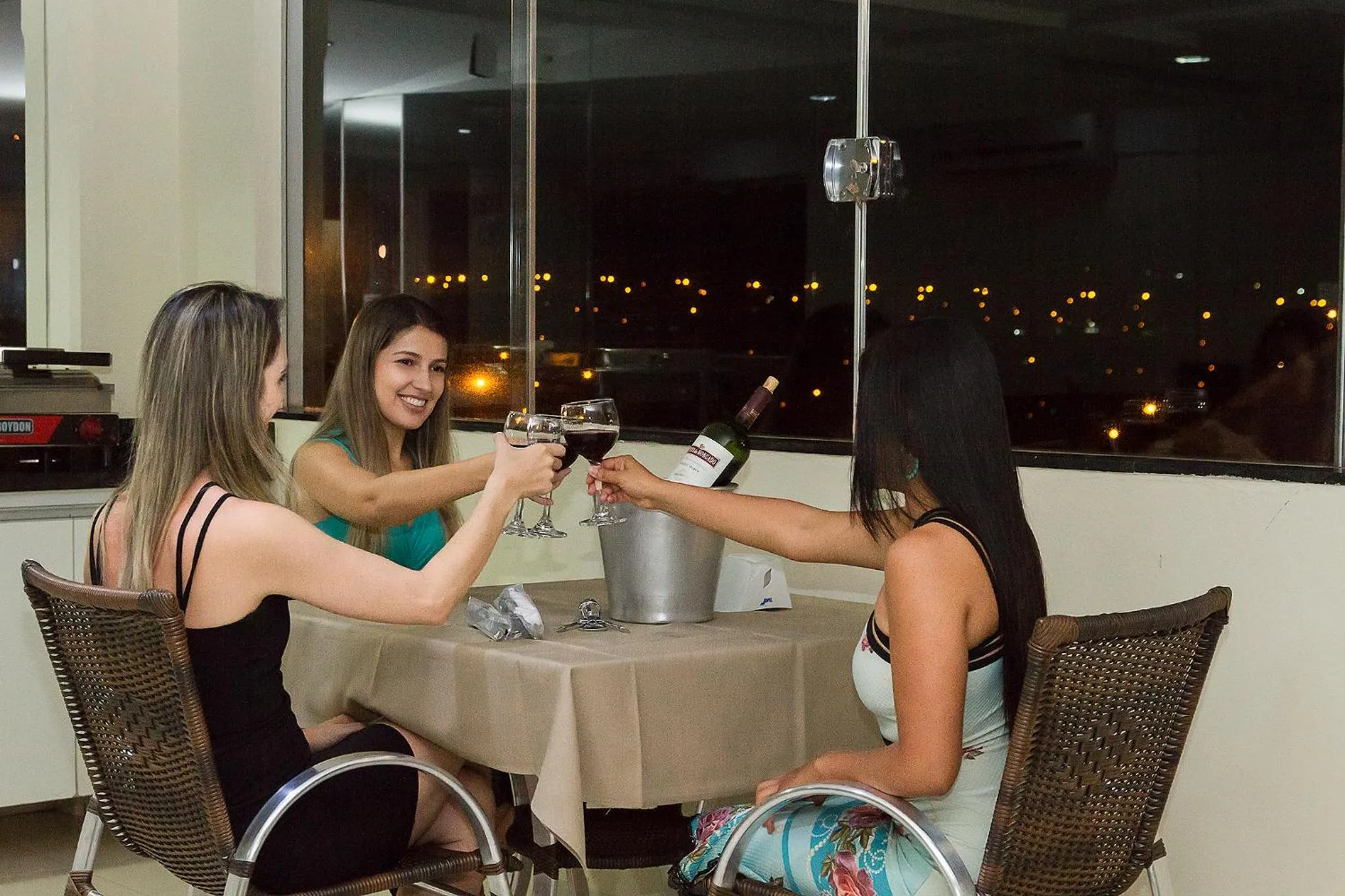 Restaurant/places to eat in La Vitre Hotel