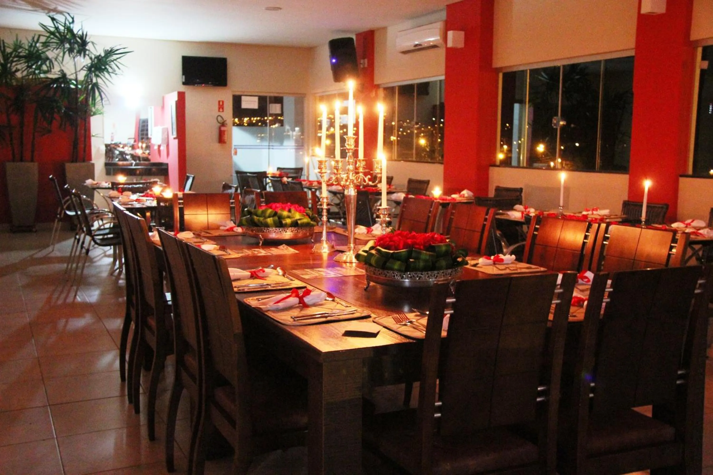 Restaurant/places to eat in La Vitre Hotel