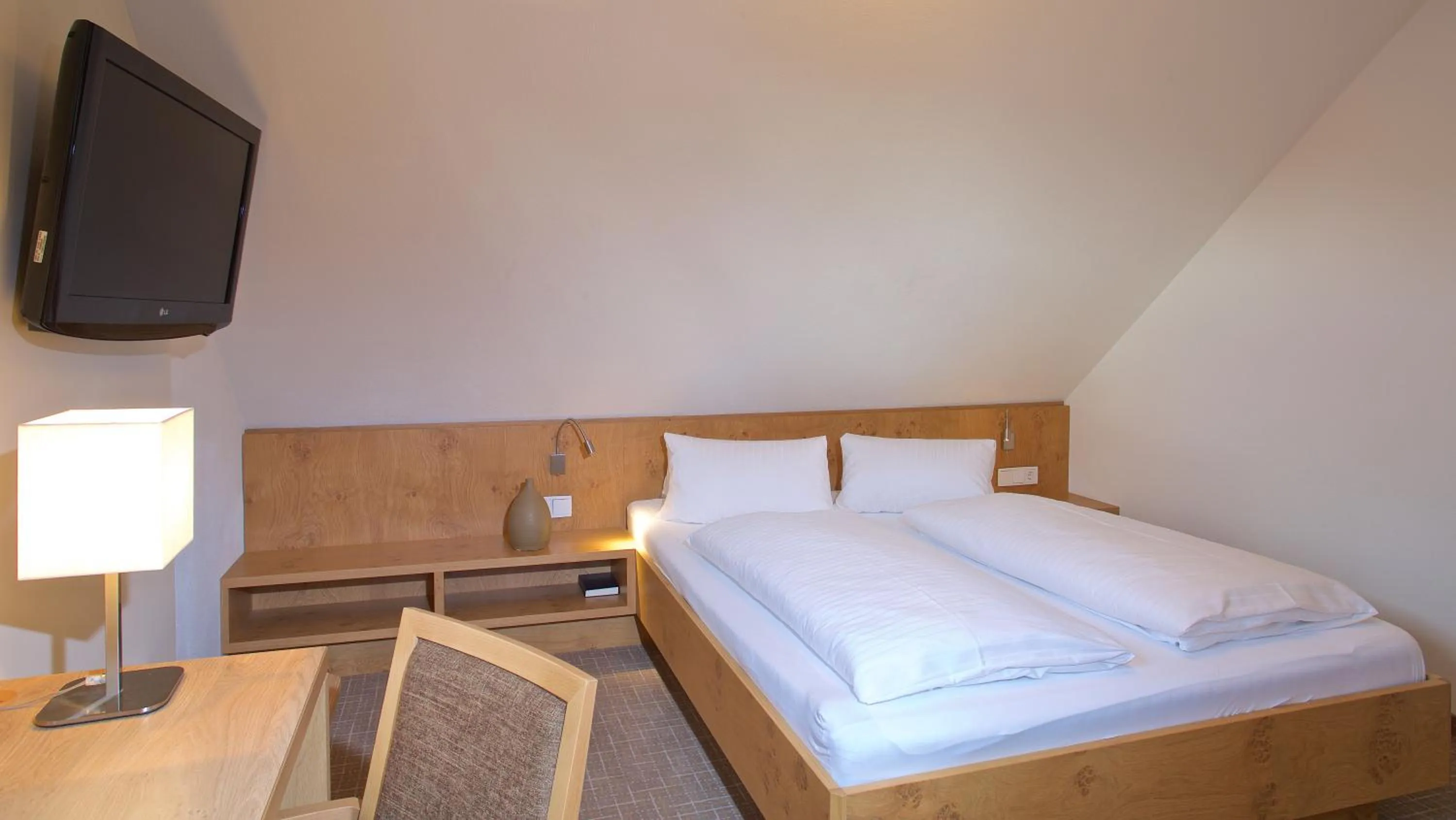 Photo of the whole room, Bed in Hotel zur Mühle
