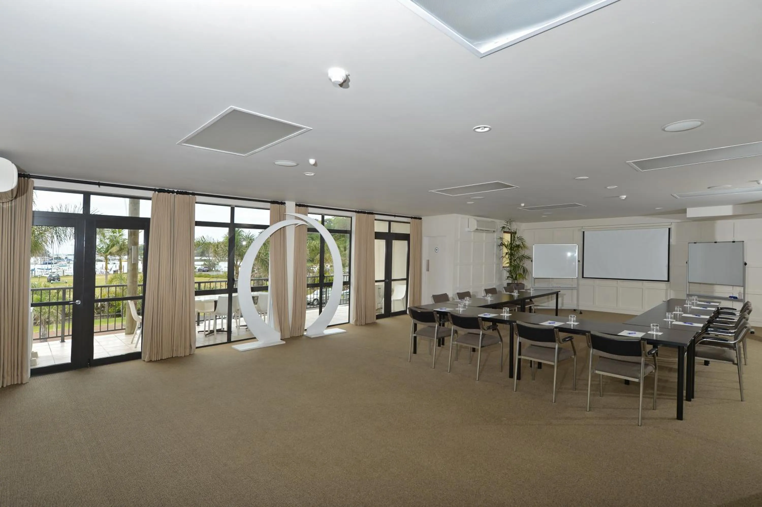 Day in Quality Hotel Oceans Tutukaka