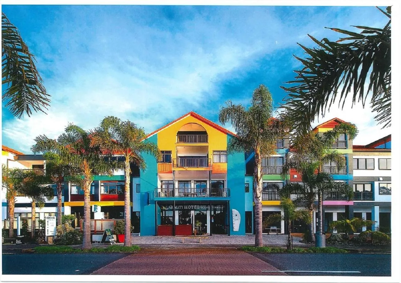 Facade/entrance in Quality Hotel Oceans Tutukaka