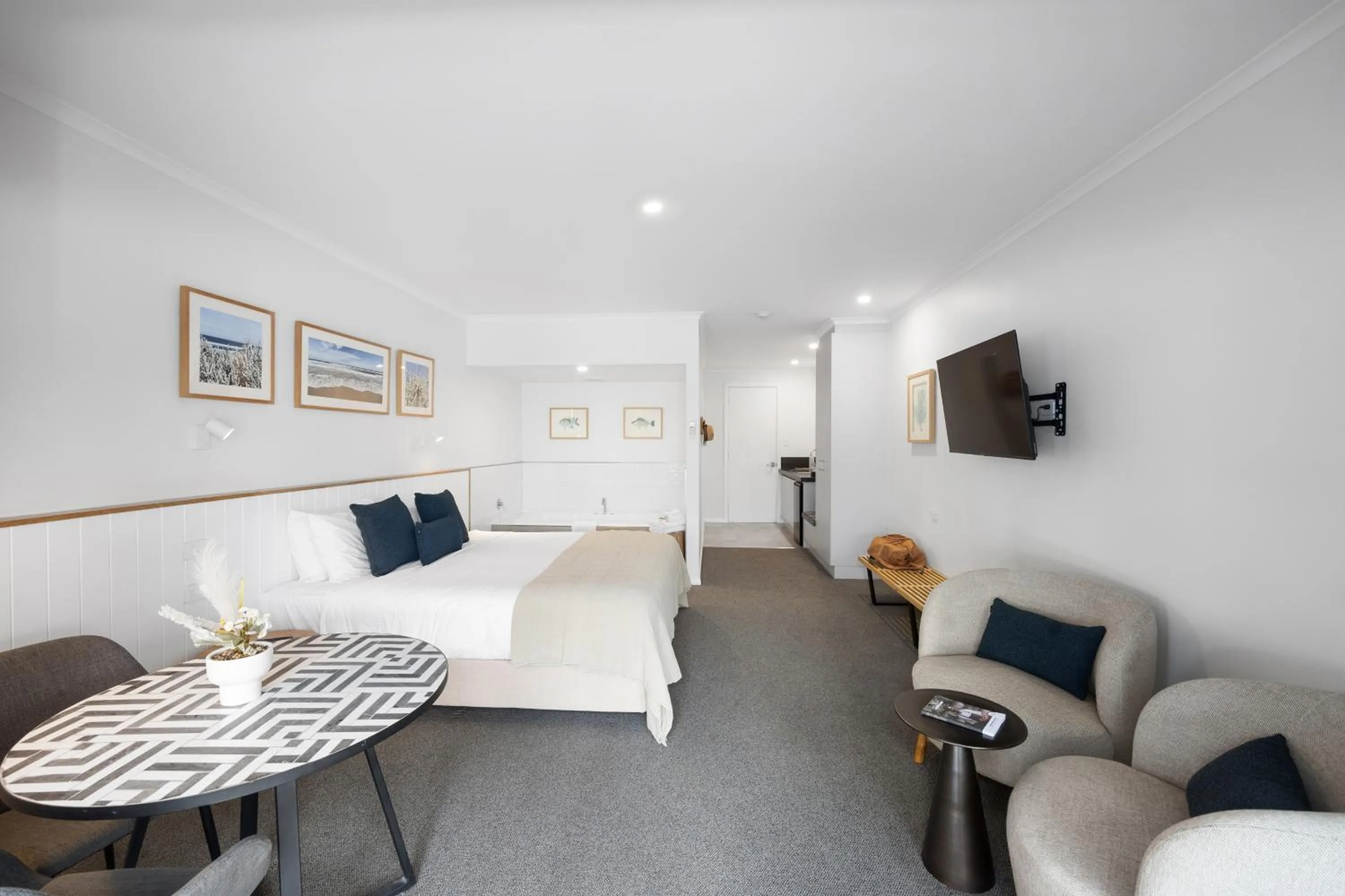 Bed in Mariners Cove Waterfront Motel and Apartments